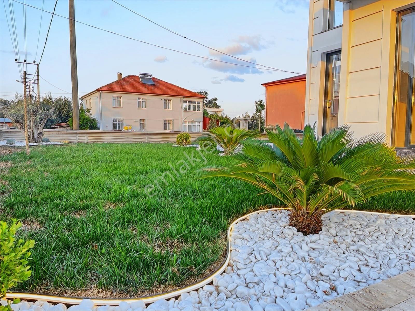 Denize Çok Yakın Ultra Lüks 4 Katlı Asansörlü Satılık Villa - Görsel 27