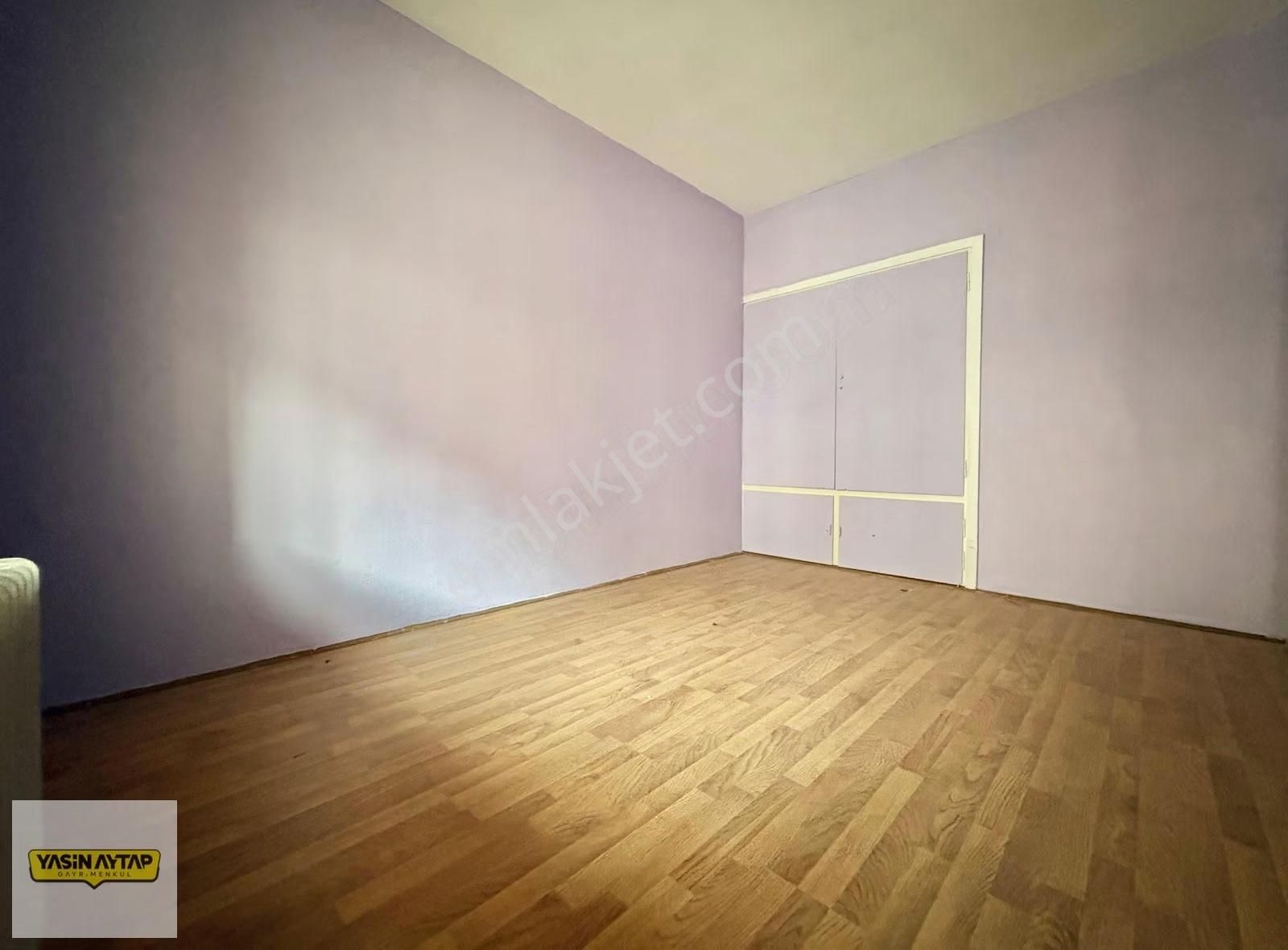 Mükemmel Konum`da Kule Siteye Yakın Satılık Ara Kat 3+1 Daire!! - Görsel 21