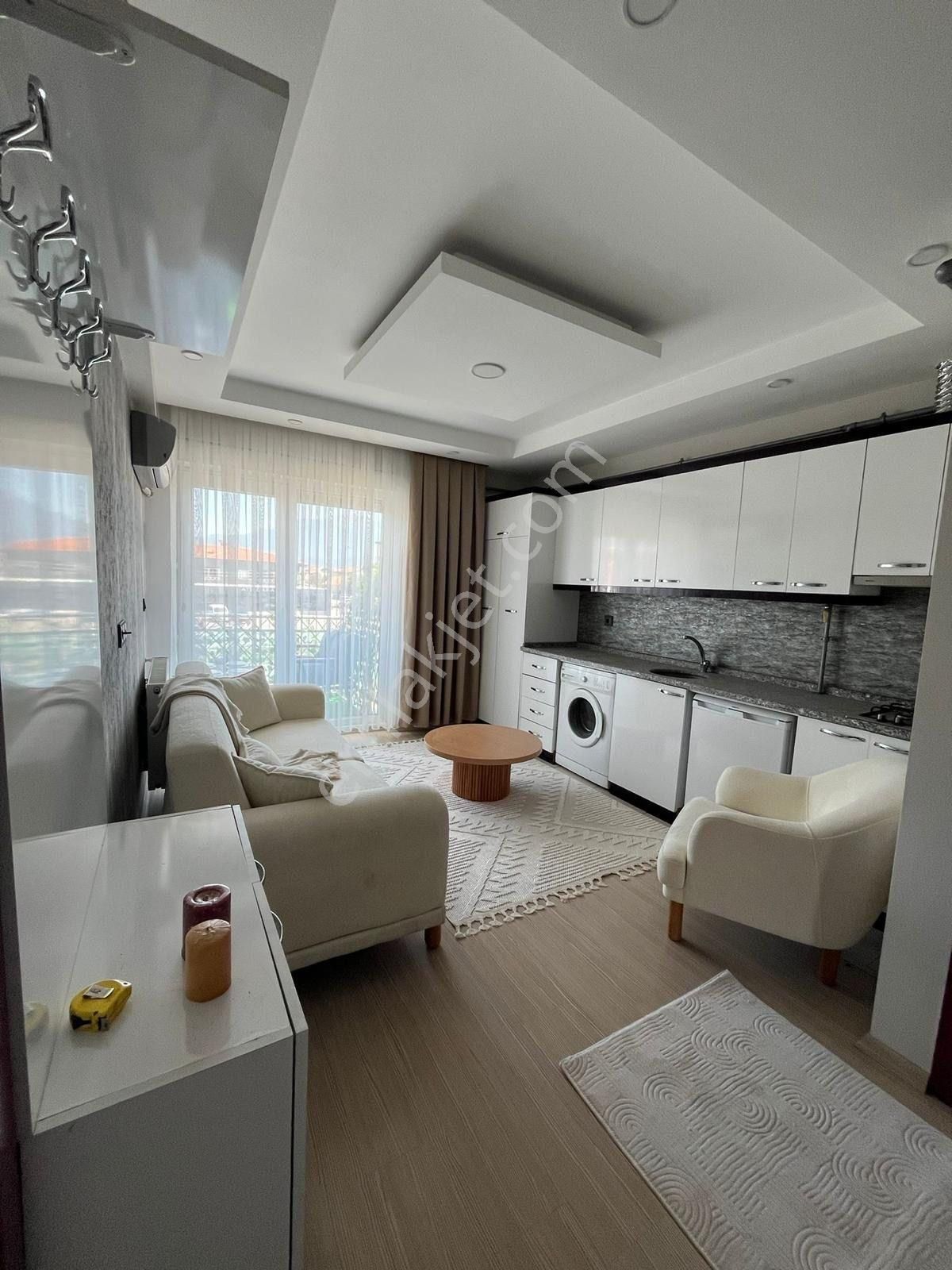 Ulus Caddesi Üniversite Mevkii 1+1 Satılık Apart A100