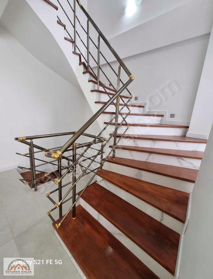 Kuşadasında Full Eşyalı 3+1 Villa - Görsel 5