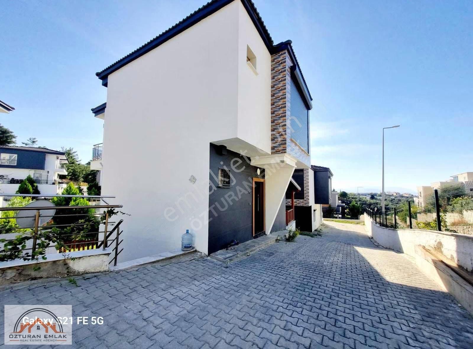 Kuşadasında Full Eşyalı 3+1 Villa - Görsel 15