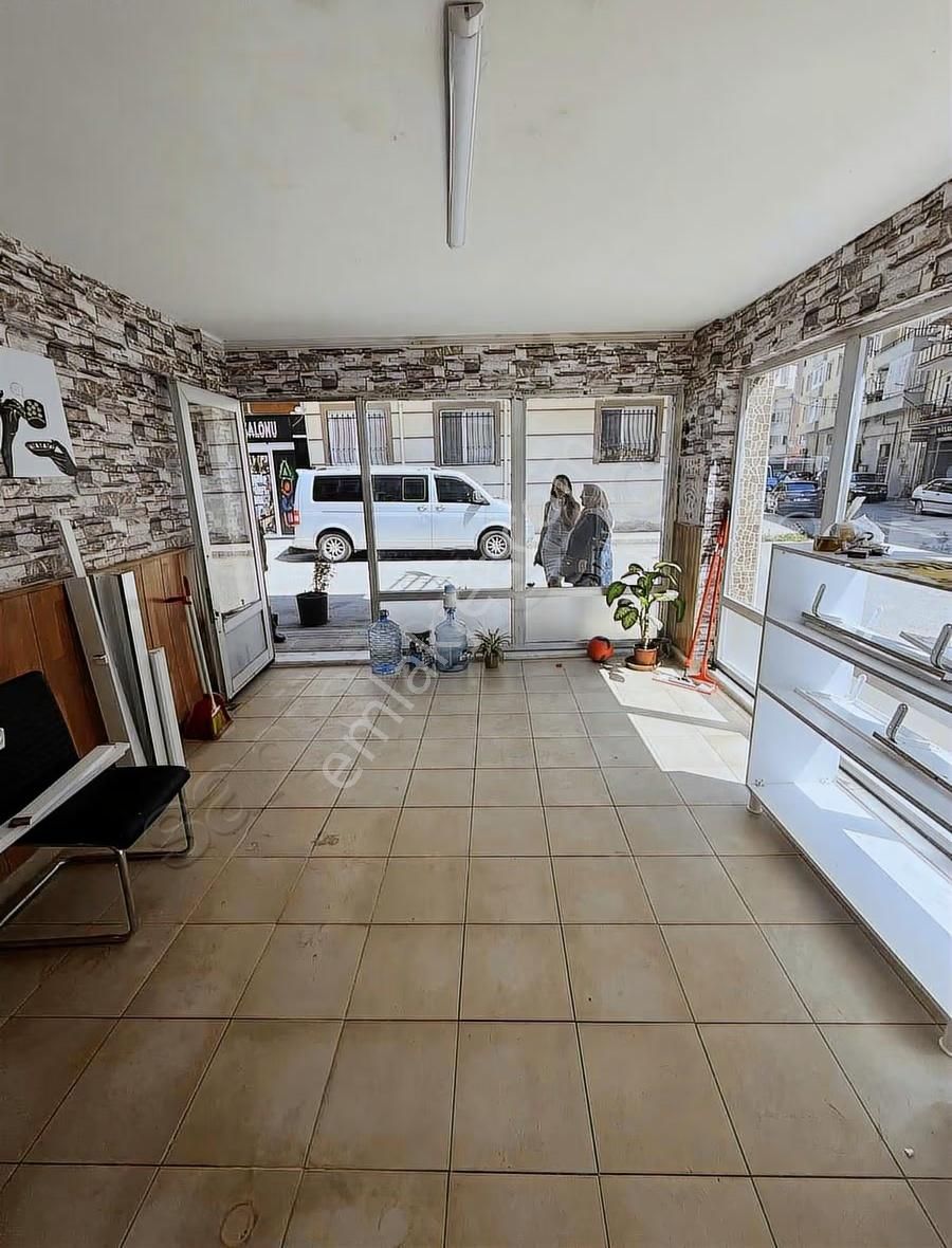 Denizden İstiklal Caddesi Dibi Kiralık Dükkan - Görsel 3