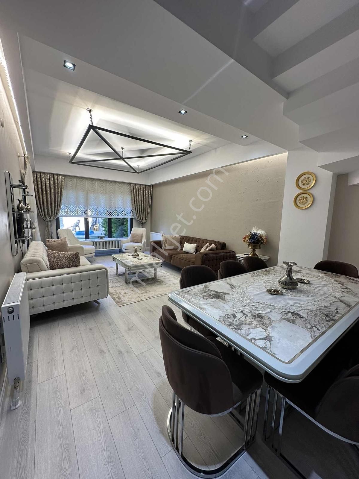 Hisarcıkta 4+1 Satılık Lüks Villa