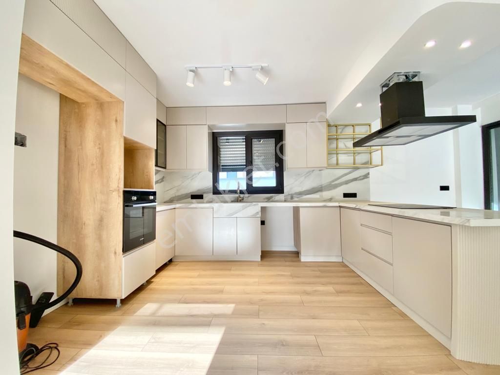 Yüksel'den Güre'de Göz Kamaştıran Tasarım 5+1 Lüx Villa - Görsel 31