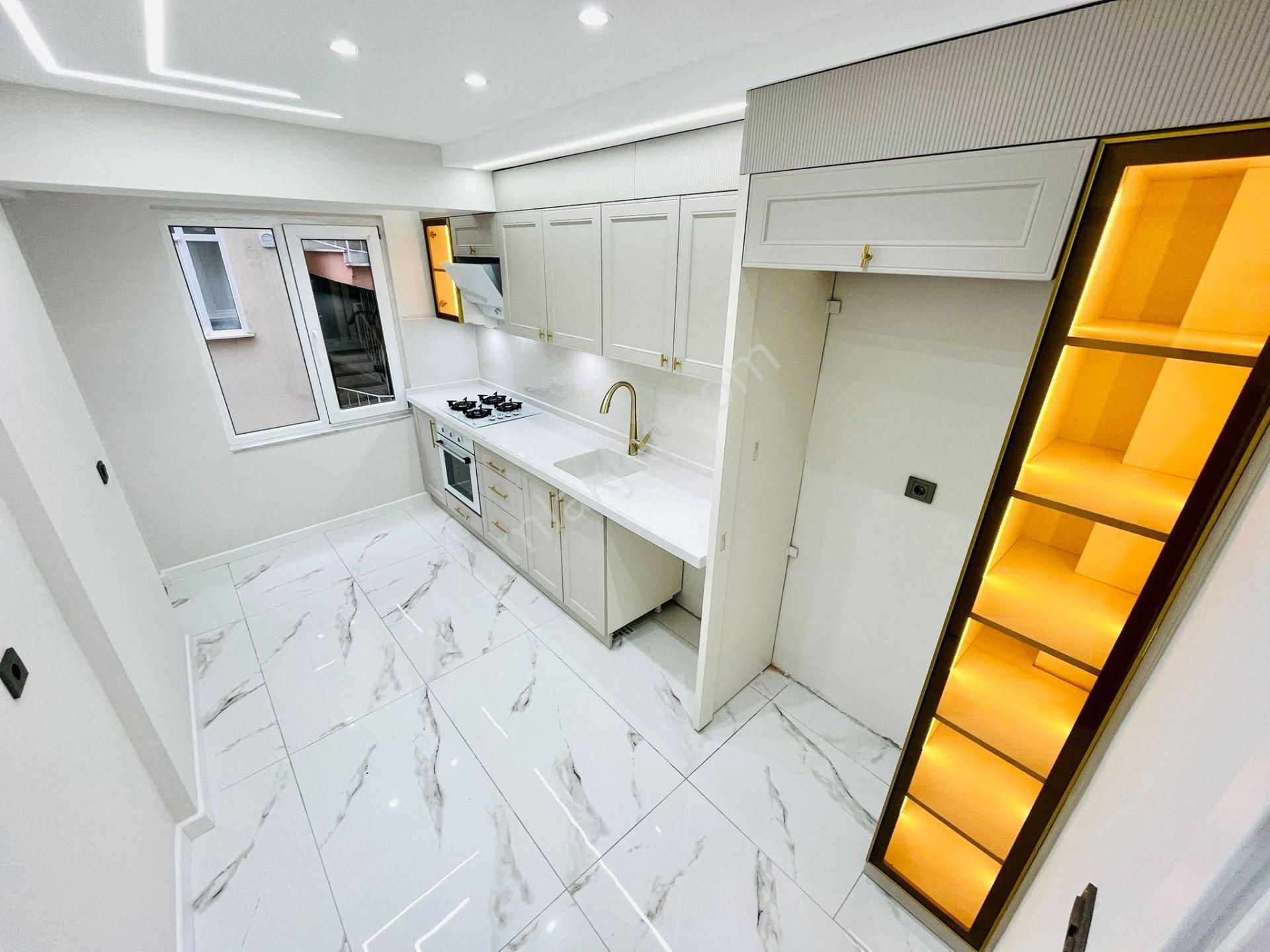 ▓ Yükselden Akçay Merkezde Sıfır Niteliğinde 3+1 Ultra Lüx Daire