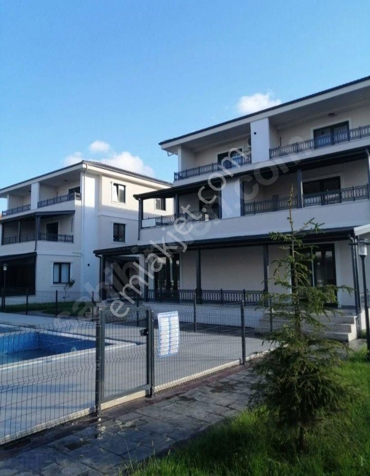 Kocaali Suit Sitesinde Denize 300 Mt,havuz Cephe,geniş Varendalı 2+1 - Görsel 11