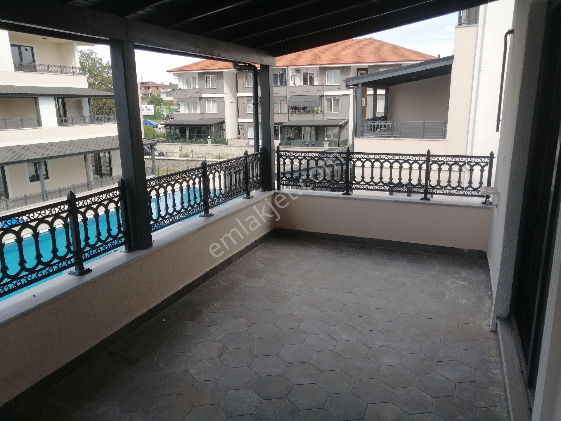 Kocaali Suit Sitesinde Denize 300 Mt,havuz Cephe,geniş Varendalı 2+1 - Görsel 2