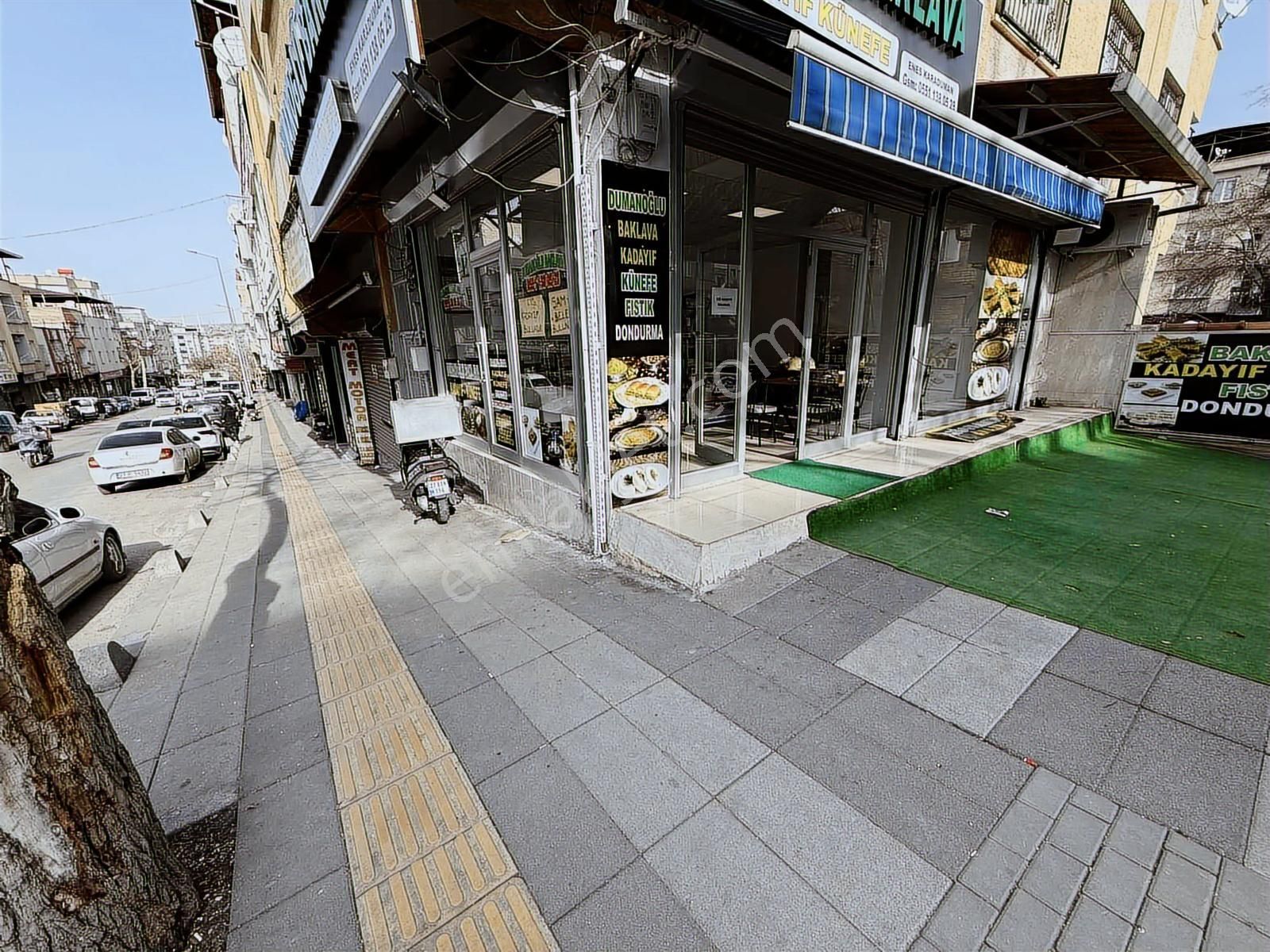 Uzaydan Konakda Satılık Köşe Başı Dükkan İki Katlı İş Yeri - Görsel 4