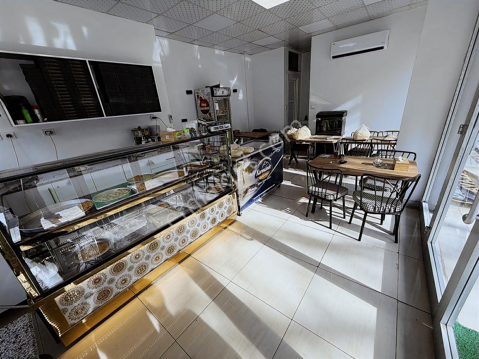 Uzaydan Konakda Satılık Köşe Başı Dükkan İki Katlı İş Yeri - Görsel 7