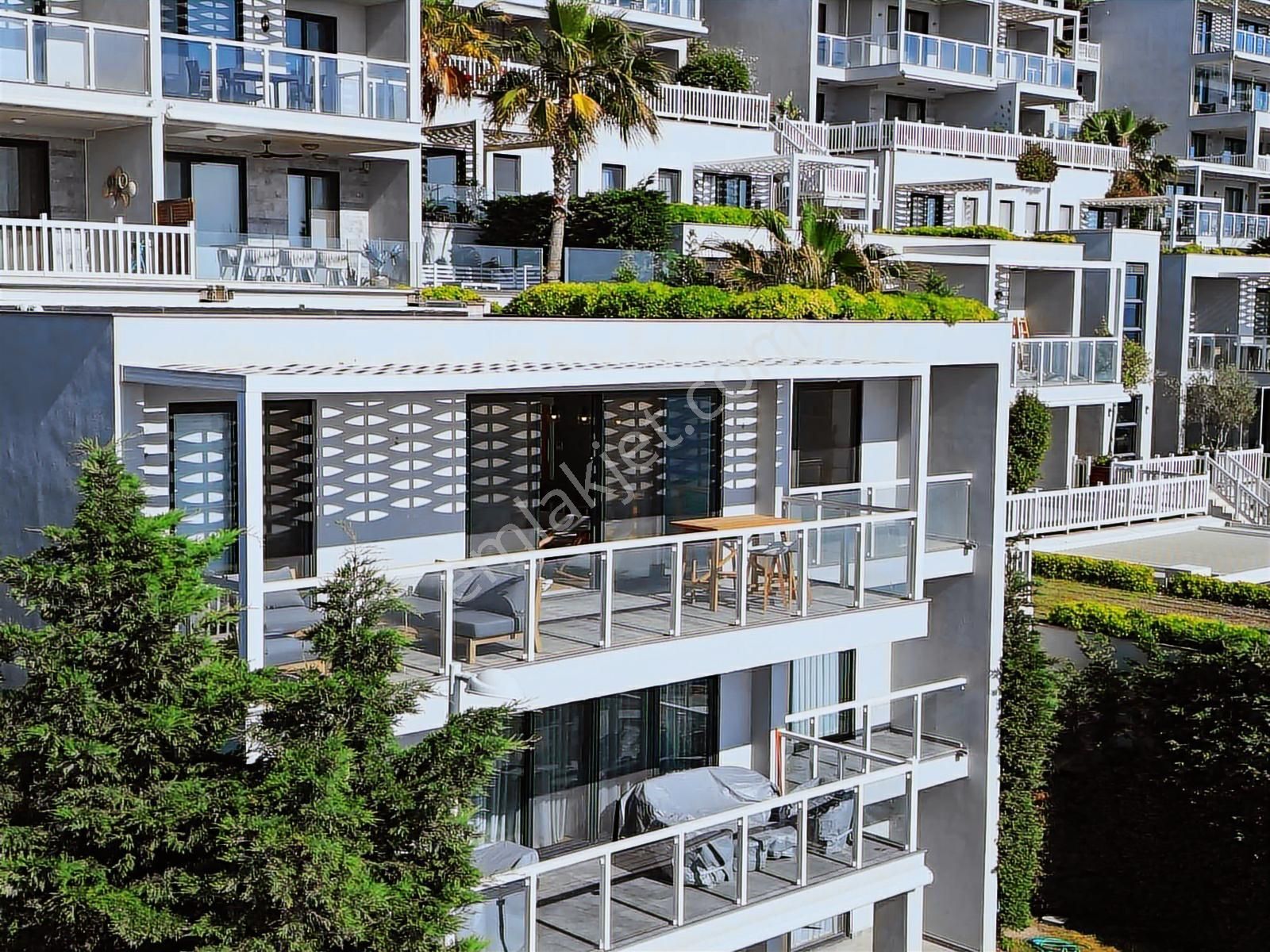 Plajlı Sitede Kiralık 5+1 Deniz Manzaralı Lüks Daire - Görsel 5