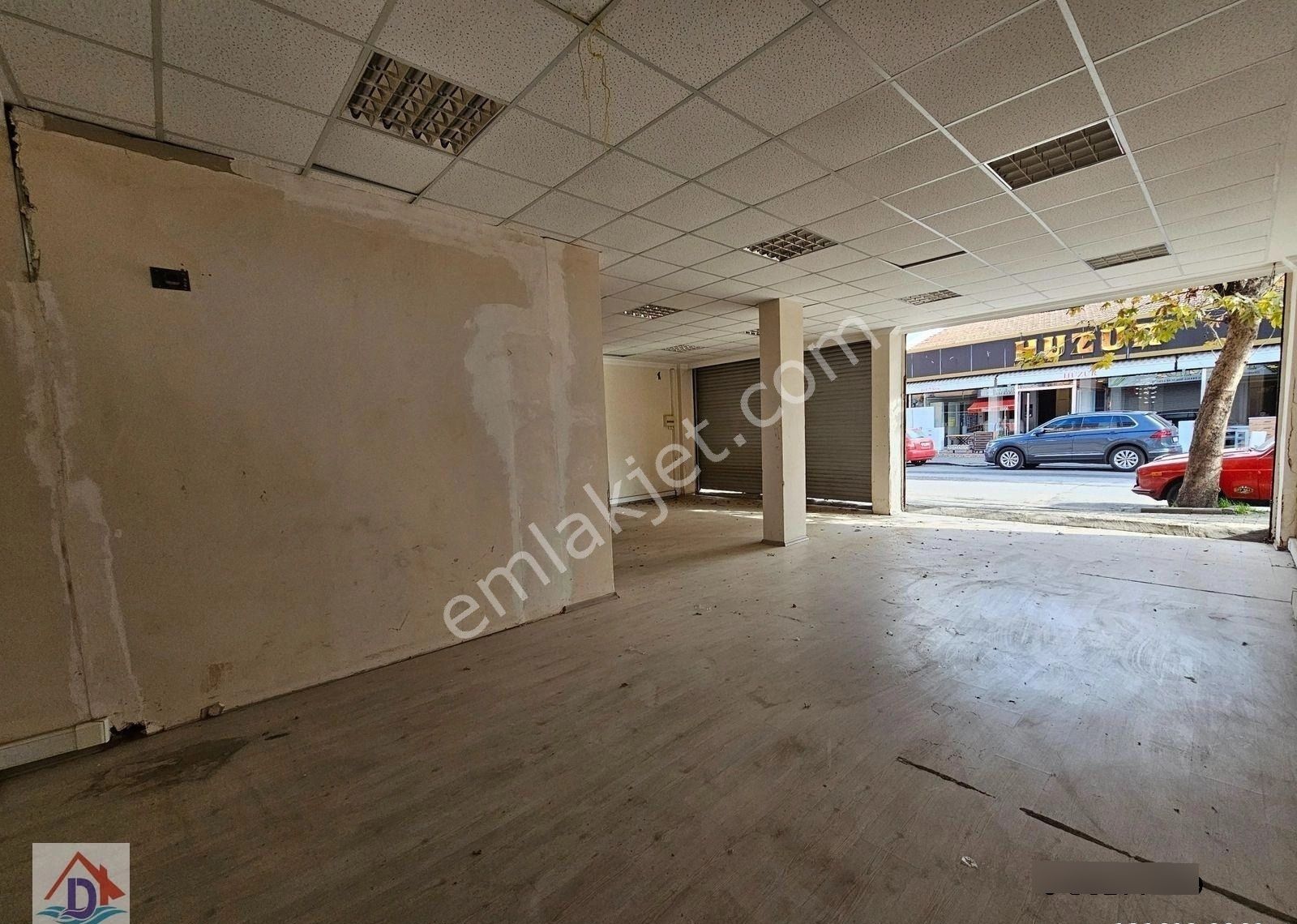 Deniz'den 120 M2 Cadde Üzerinde , Merkezi Konumda Kiralık Dükkan - Görsel 4