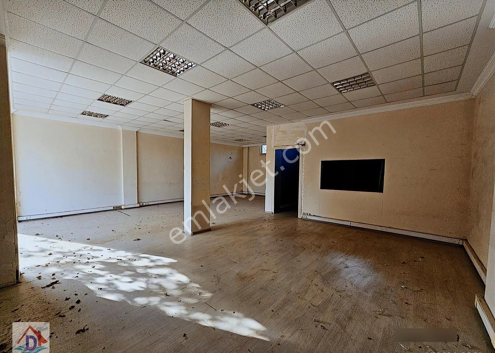 Deniz'den 120 M2 Cadde Üzerinde , Merkezi Konumda Kiralık Dükkan - Görsel 23