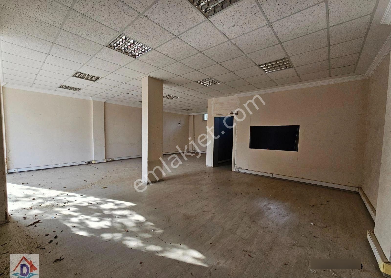 Deniz'den 120 M2 Cadde Üzerinde , Merkezi Konumda Kiralık Dükkan - Görsel 14