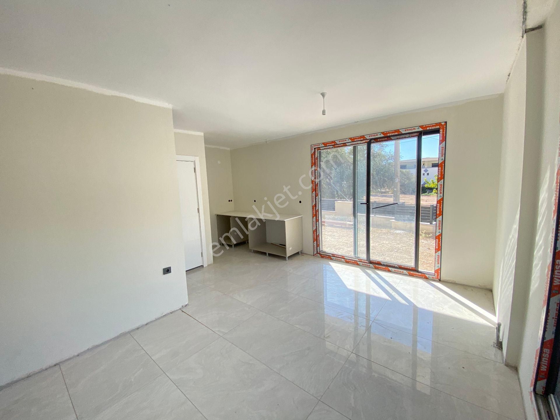 İzmir Ürkmez Plajına Çok Yakın Satılık Harika Villa Köşe Konumunda - Görsel 10