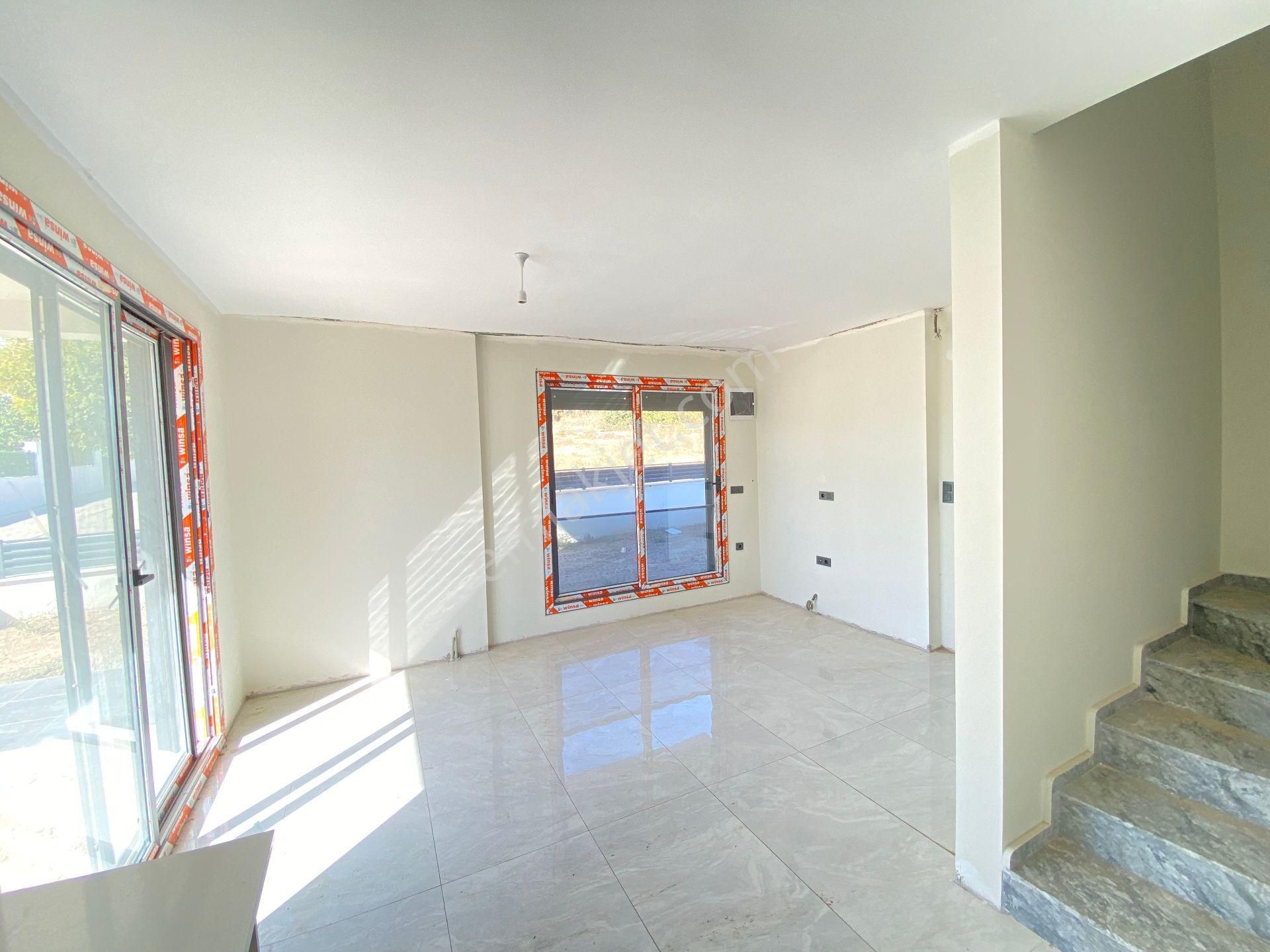 İzmir Ürkmez Plajına Çok Yakın Satılık Harika Villa Köşe Konumunda - Görsel 7