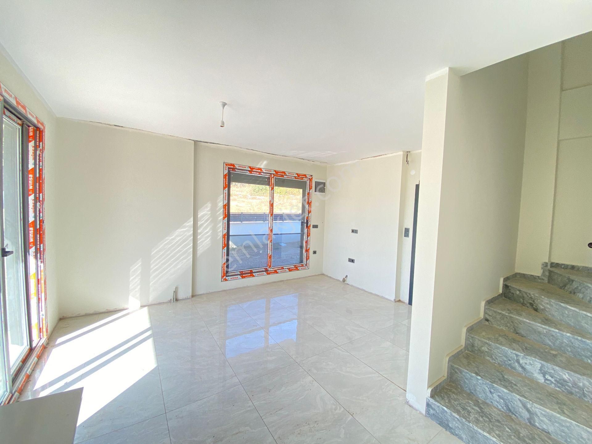 İzmir Ürkmez Plajına Çok Yakın Satılık Harika Villa Köşe Konumunda - Görsel 6