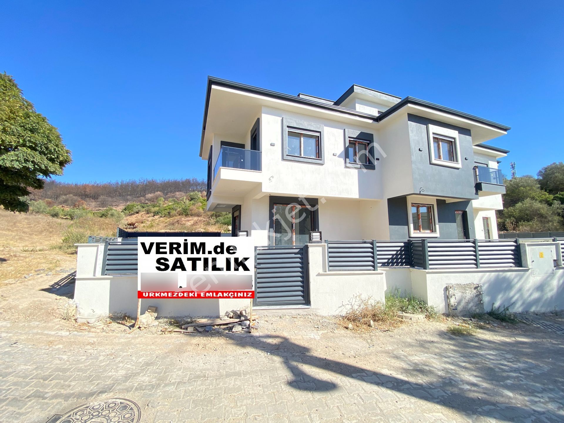 İzmir Ürkmez Plajına Çok Yakın Satılık Harika Villa Köşe Konumunda