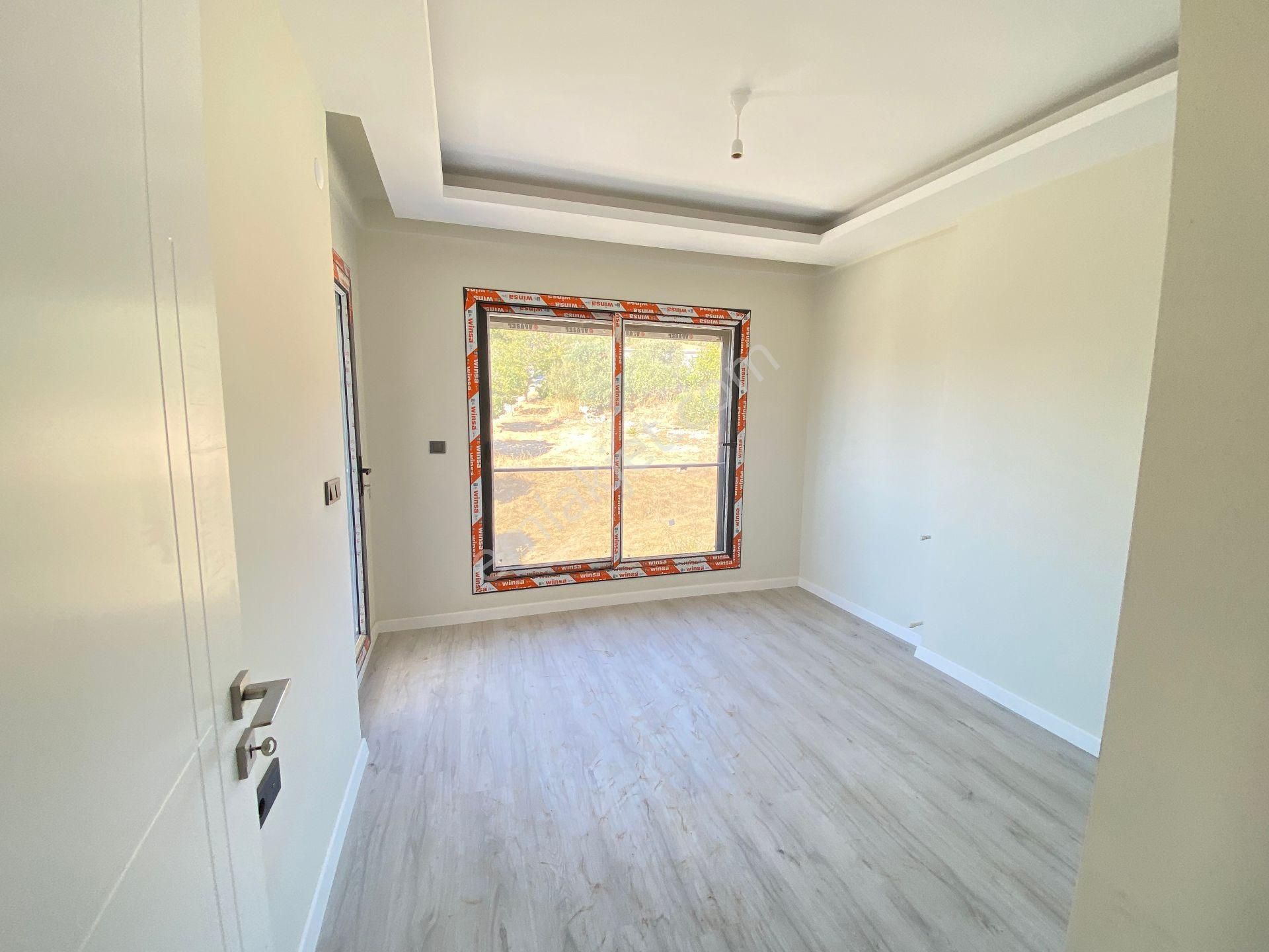 İzmir Ürkmez Plajına Çok Yakın Satılık Harika Villa Köşe Konumunda - Görsel 19