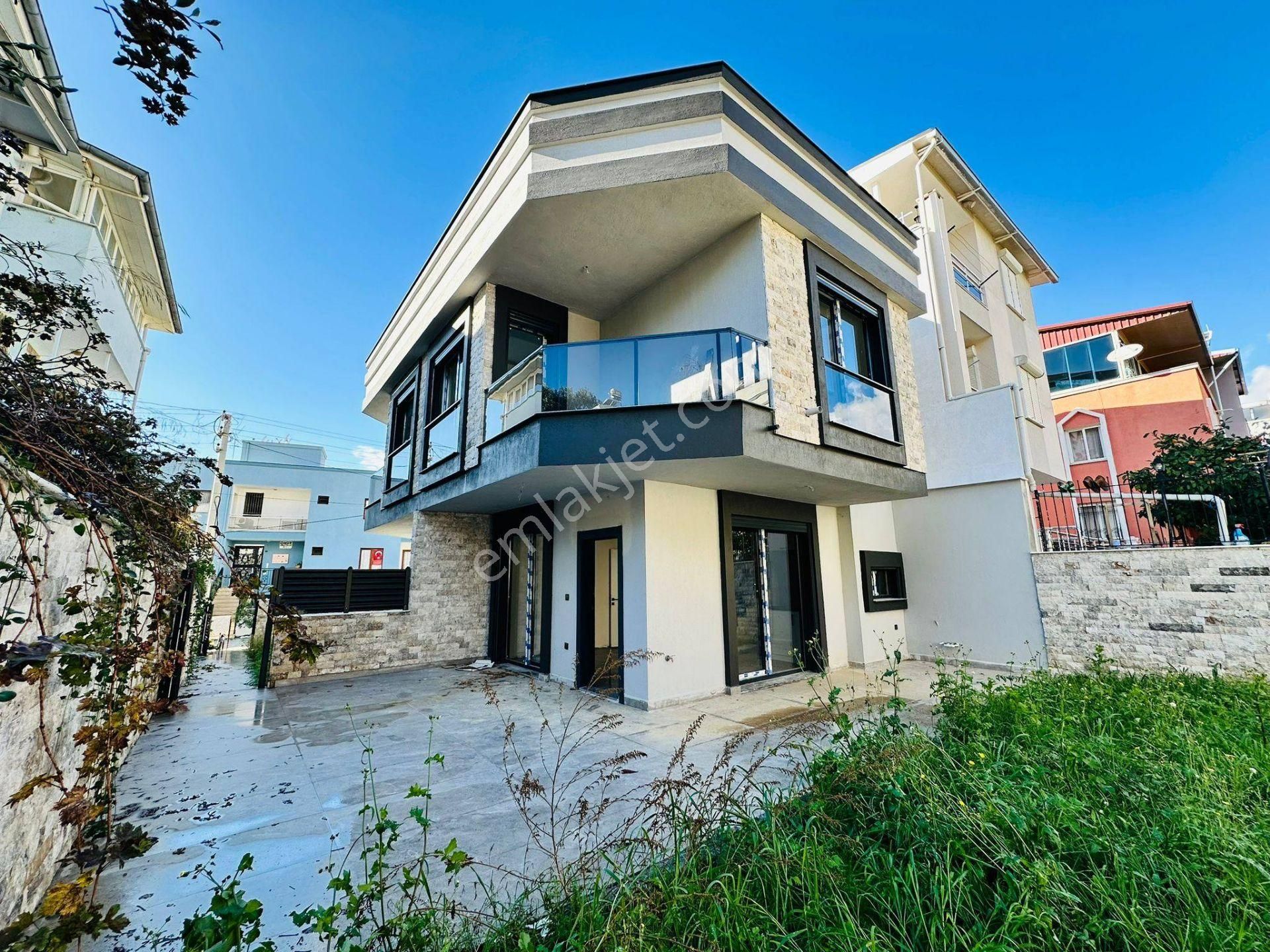 İzmir Seferihisar Ürkmez De Denize 350mt Bahçeli Satılık 2+1 Villa - Görsel 3