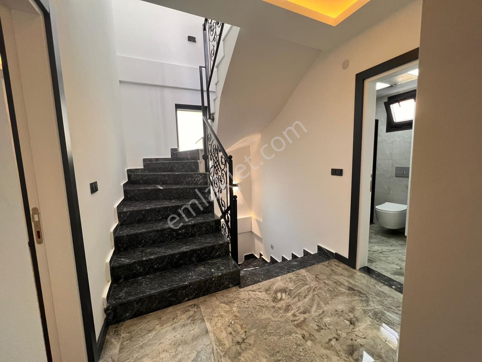 İzmir Doğanbey De Mustakil Deniz Doğa Manzaralı Ultra Lüks Satılık 3+1 Villa - Görsel 10