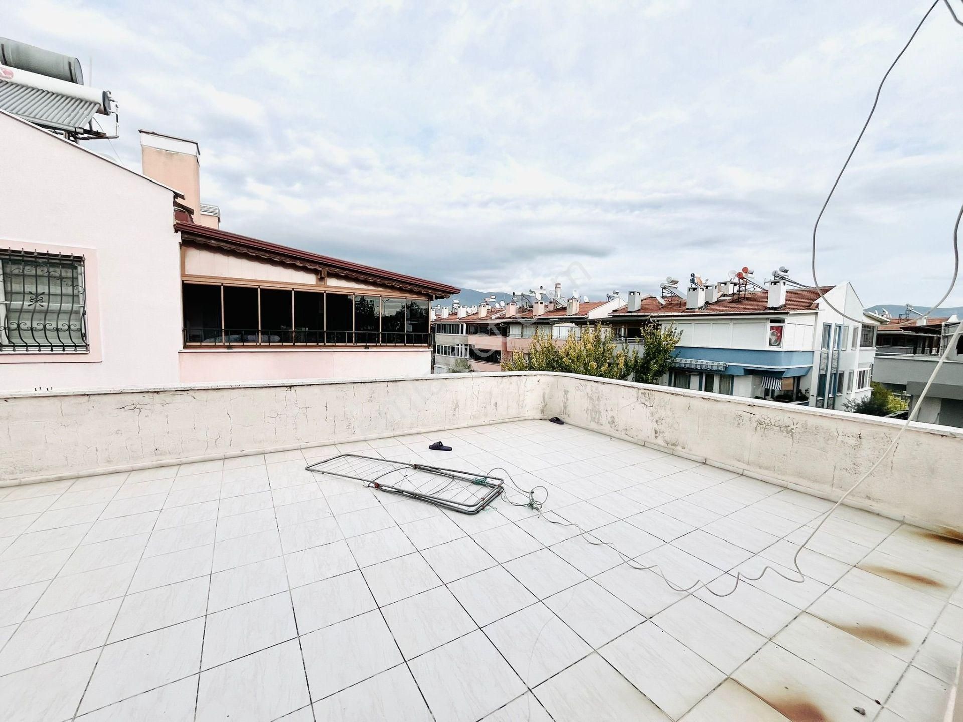 Yetki Yükselden Akçayda Geniş Bahçeli Şahane Teras 3+1 Satılık Villa - Görsel 2