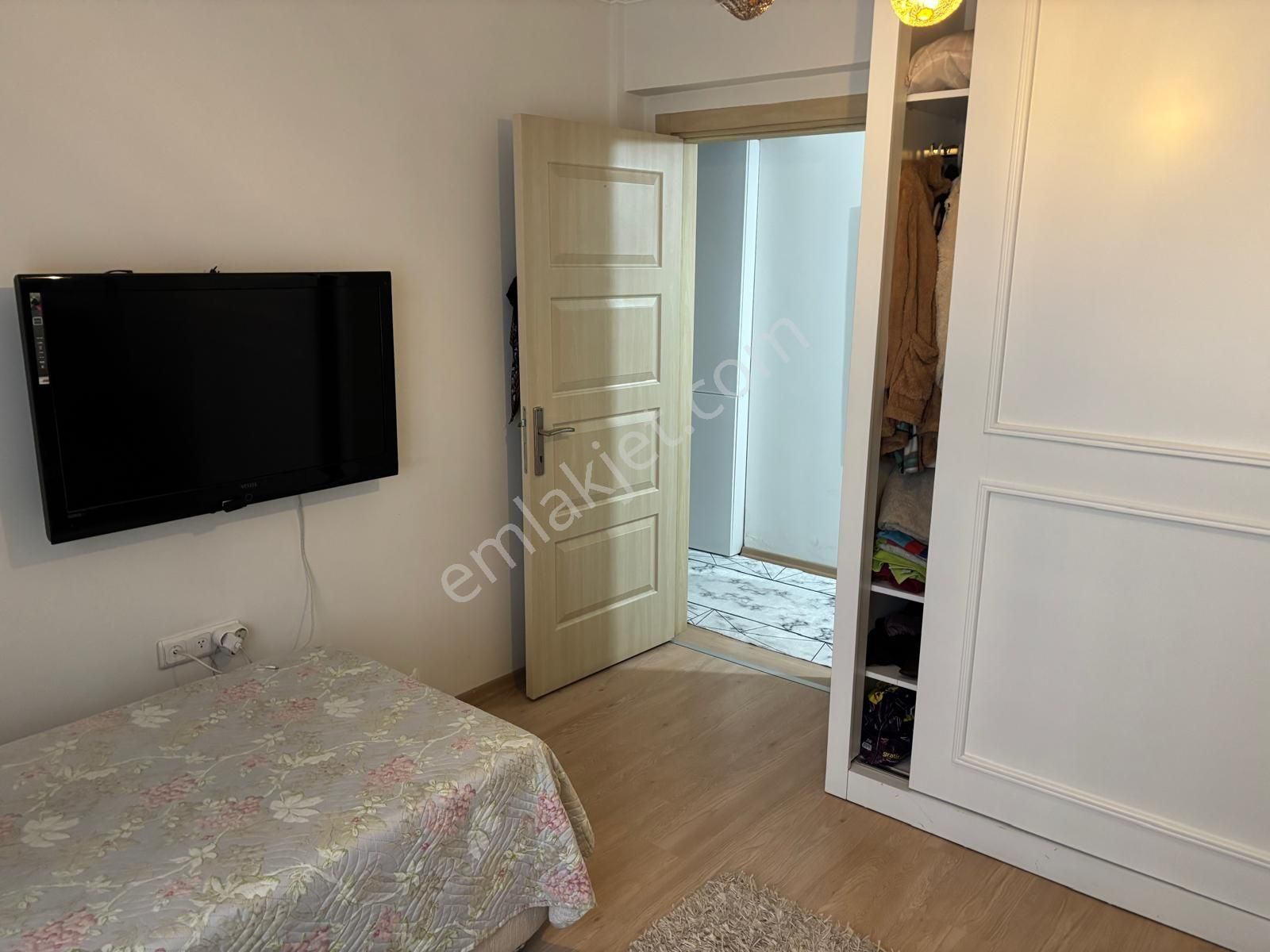 Selçuk Merkezde Belediyehavuzununyanındaeşyalı Satılık Daire - Görsel 7