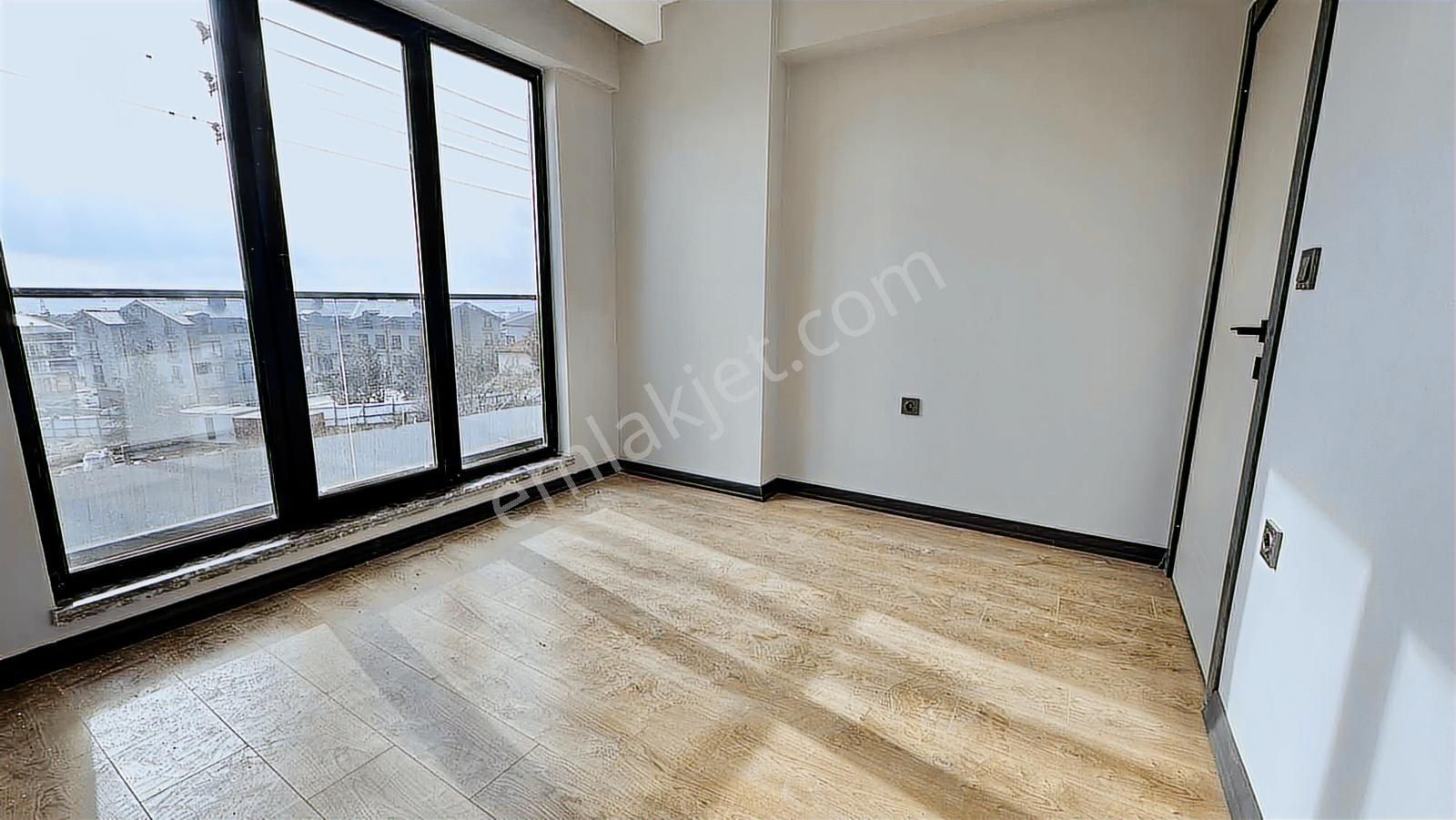 Alaçatı'dan | Balkonlu | Ara Kat | Bulvar Yakını - Görsel 18