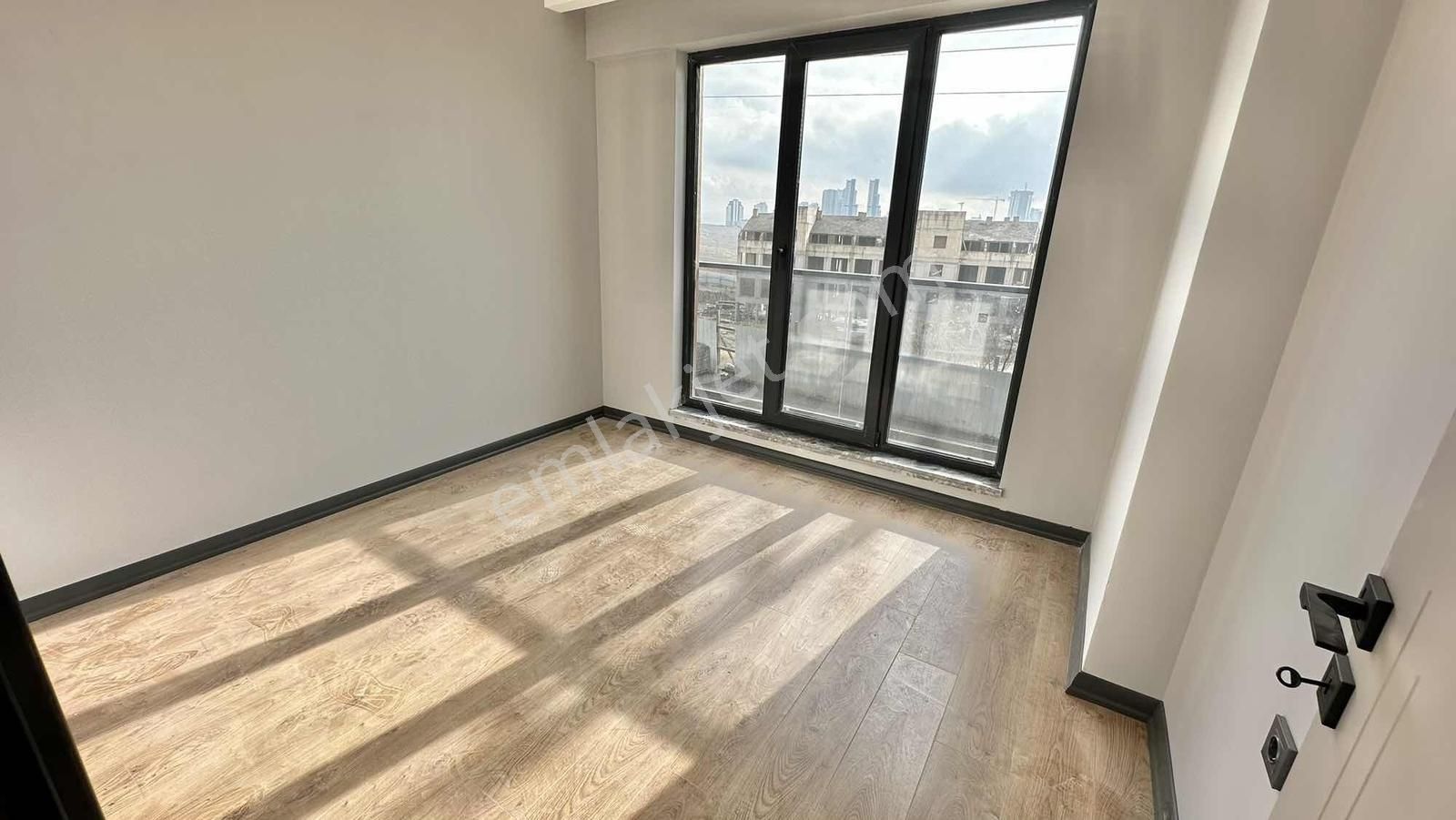 Alaçatı'dan | Balkonlu | Ara Kat | Bulvar Yakını - Görsel 11