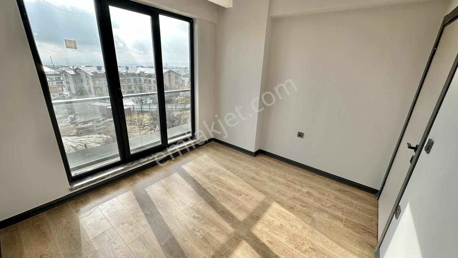 Alaçatı'dan | Balkonlu | Ara Kat | Bulvar Yakını - Görsel 8