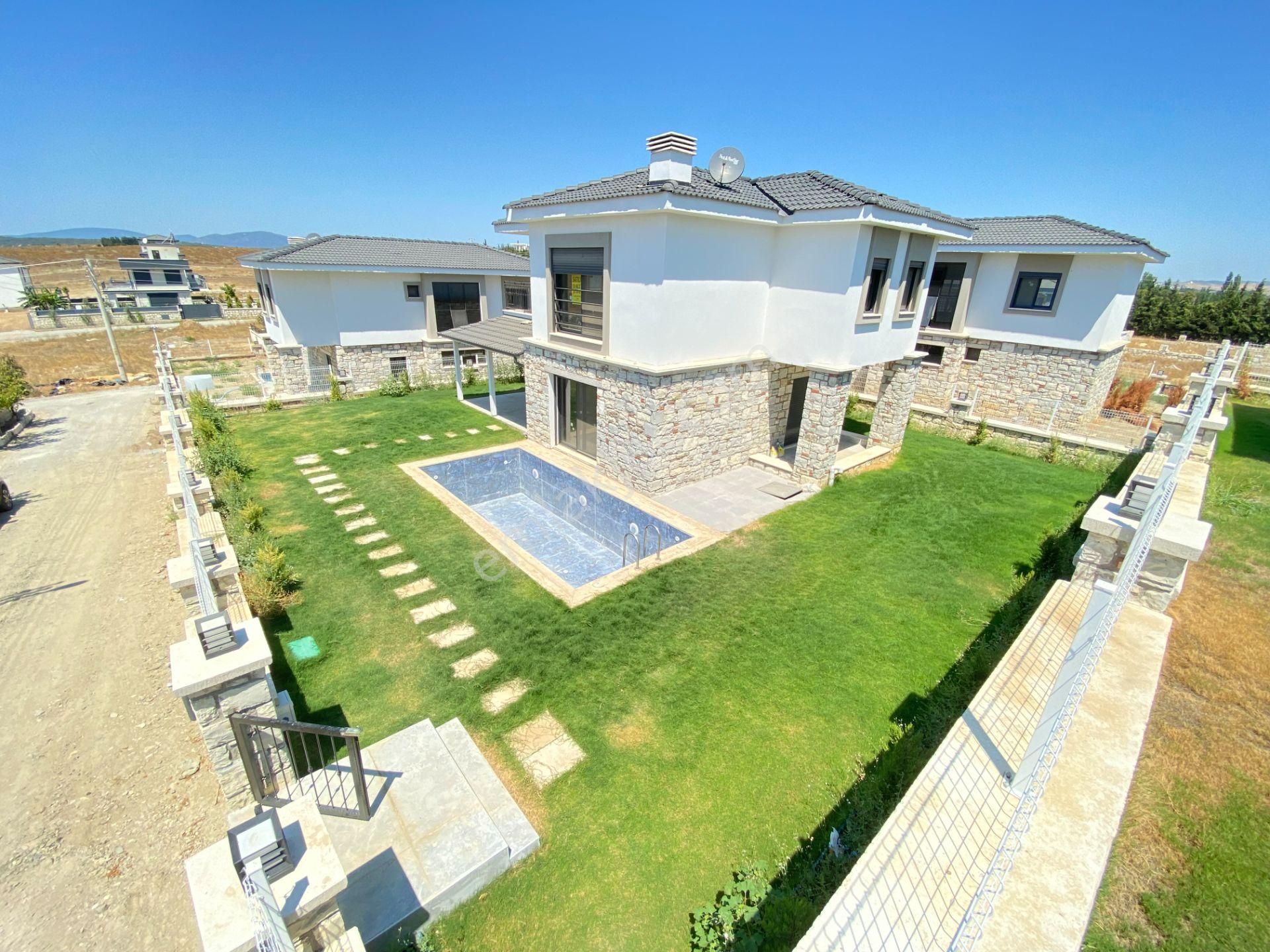 Seferihisarda Tek Mustakil Yüzme Havuzu Yerden Isıtma Lüx Satılık 4+1 Villa - Görsel 9