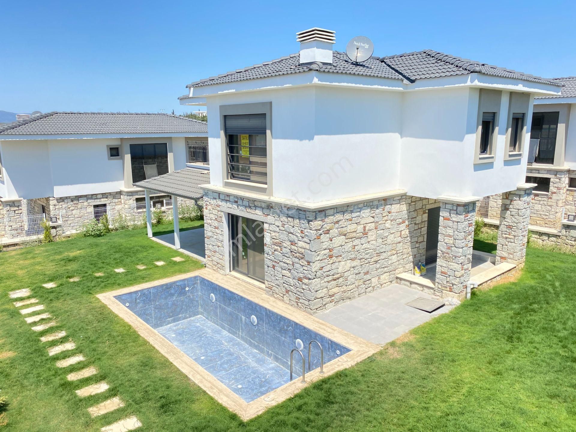 Seferihisarda Tek Mustakil Yüzme Havuzu Yerden Isıtma Lüx Satılık 4+1 Villa - Görsel 7