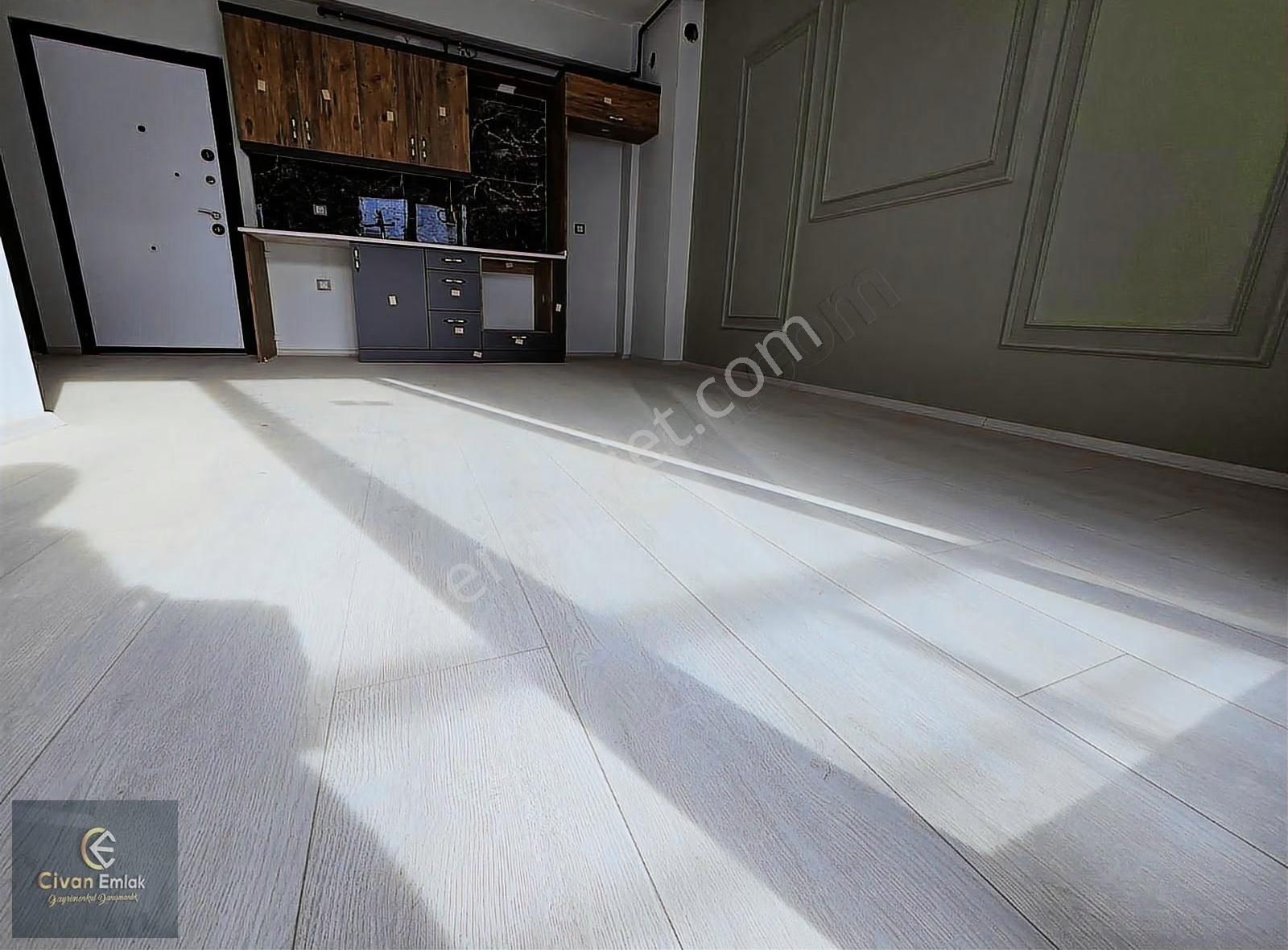 Civan'dan Cok Geniş 1+1 Daire