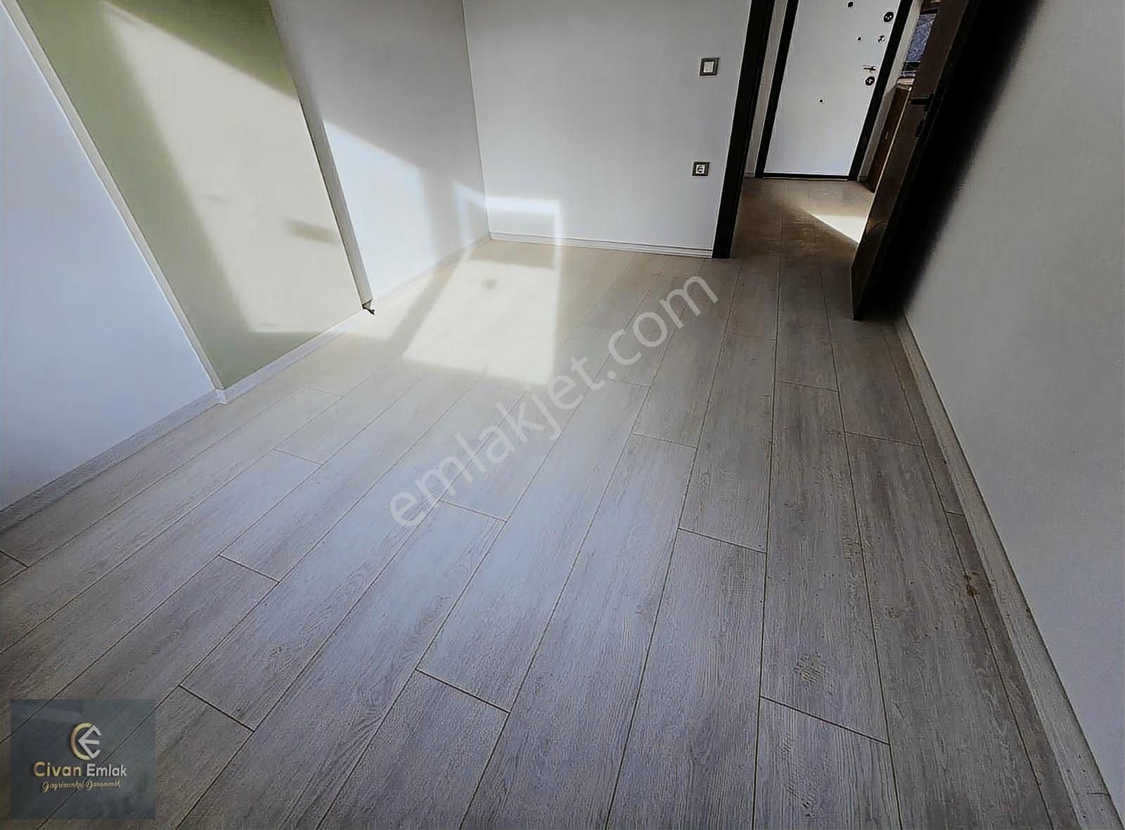 Civan'dan Cok Geniş 1+1 Daire - Görsel 3