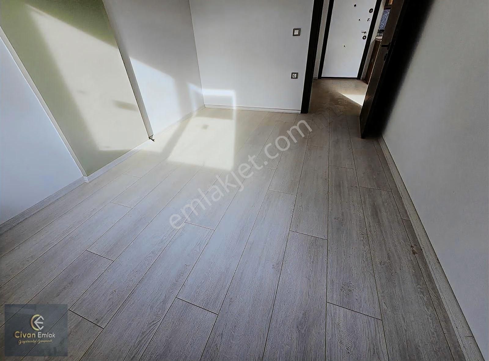 Civan'dan Cok Geniş 1+1 Daire - Görsel 7