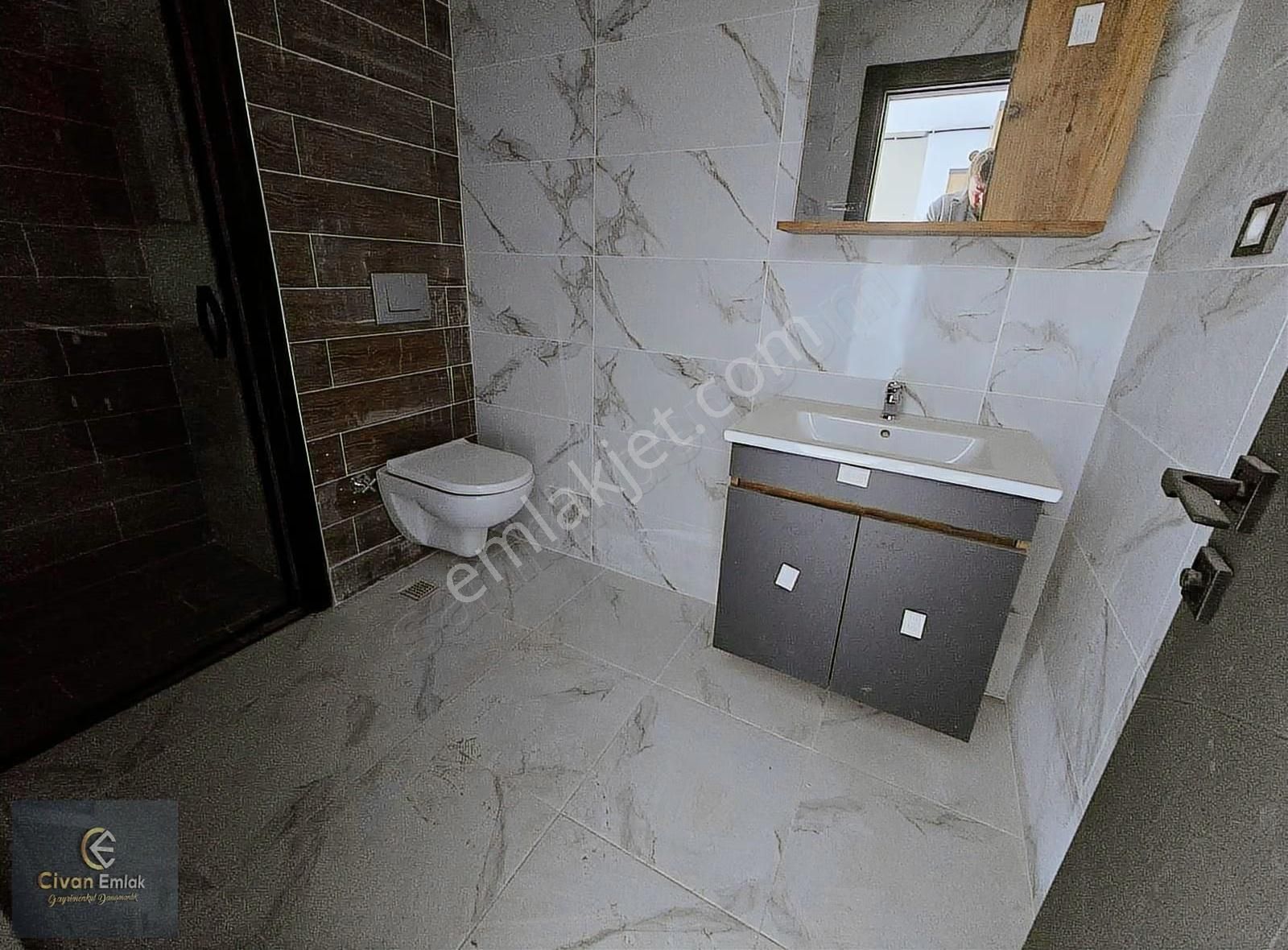 Civan'dan Cok Geniş 1+1 Daire - Görsel 10