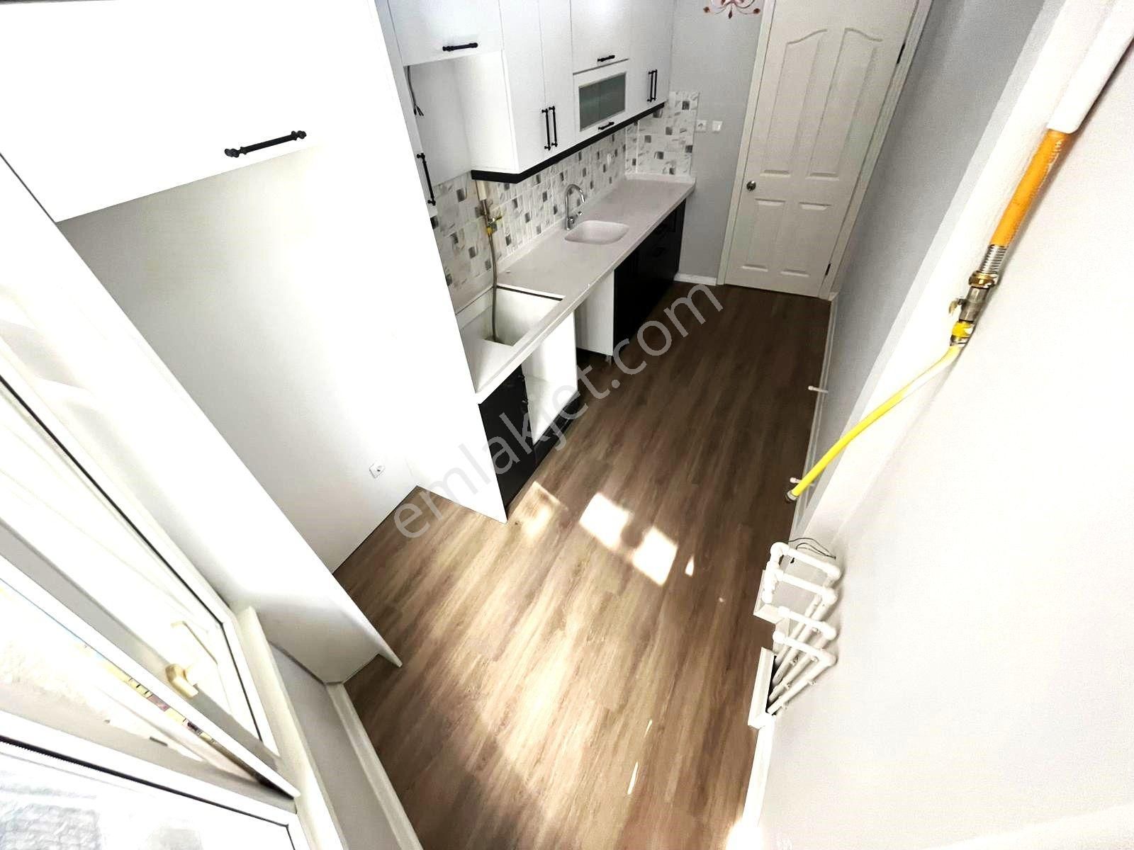 Akçay'da Aygülden Denize Çok Yakın Köşe Ön Cephe Ayrı Mutfak Geniş Balkonlu Kaçmaz 3+1 Satılık Daire - Görsel 4