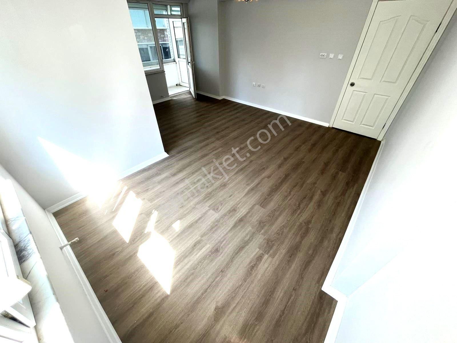 Akçay'da Aygülden Denize Çok Yakın Köşe Ön Cephe Ayrı Mutfak Geniş Balkonlu Kaçmaz 3+1 Satılık Daire - Görsel 9