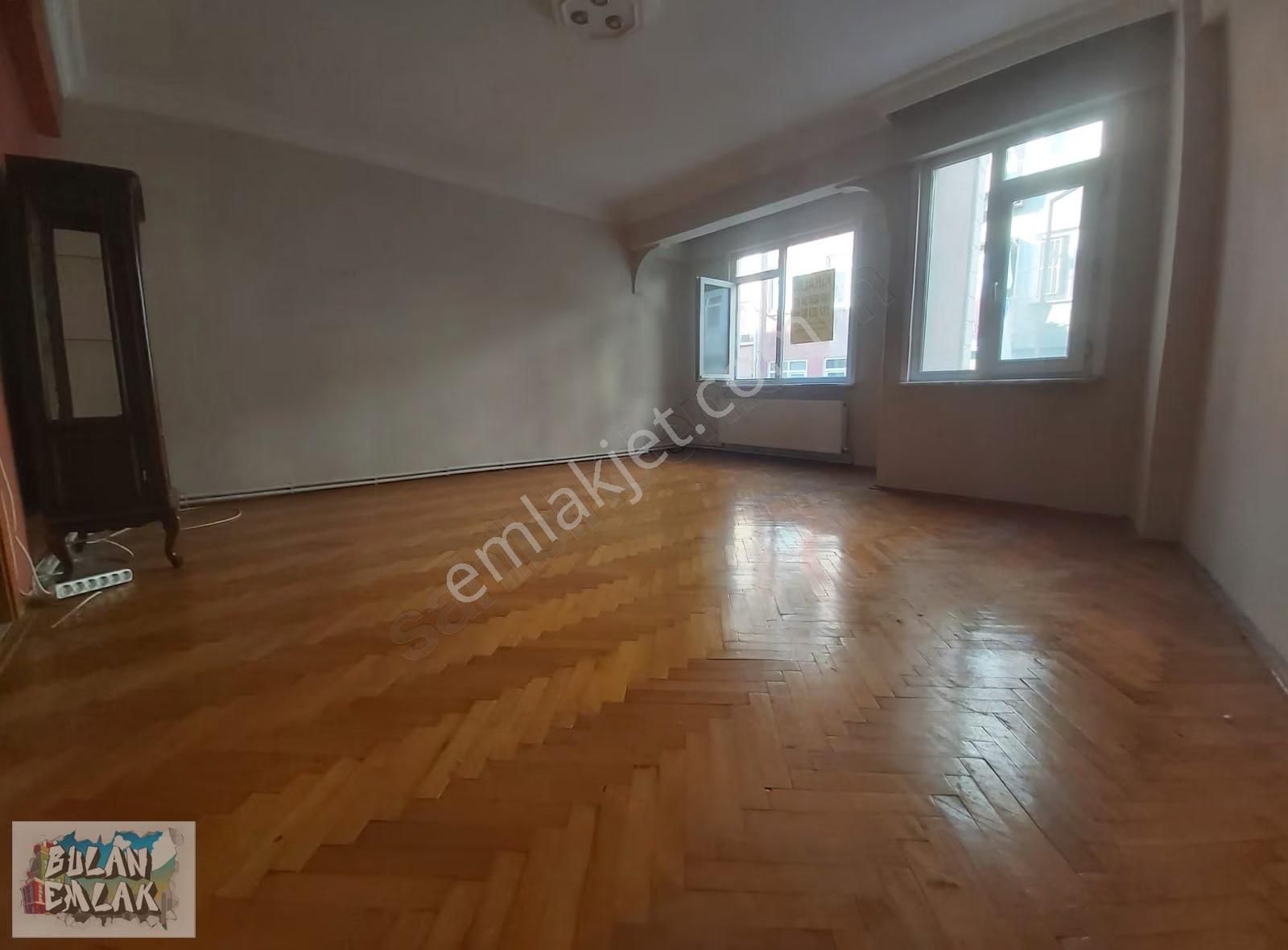 Bulan'dan Ortaköy Merkezde Temiz Ve Bakımlı Geniş 1+1 Daire