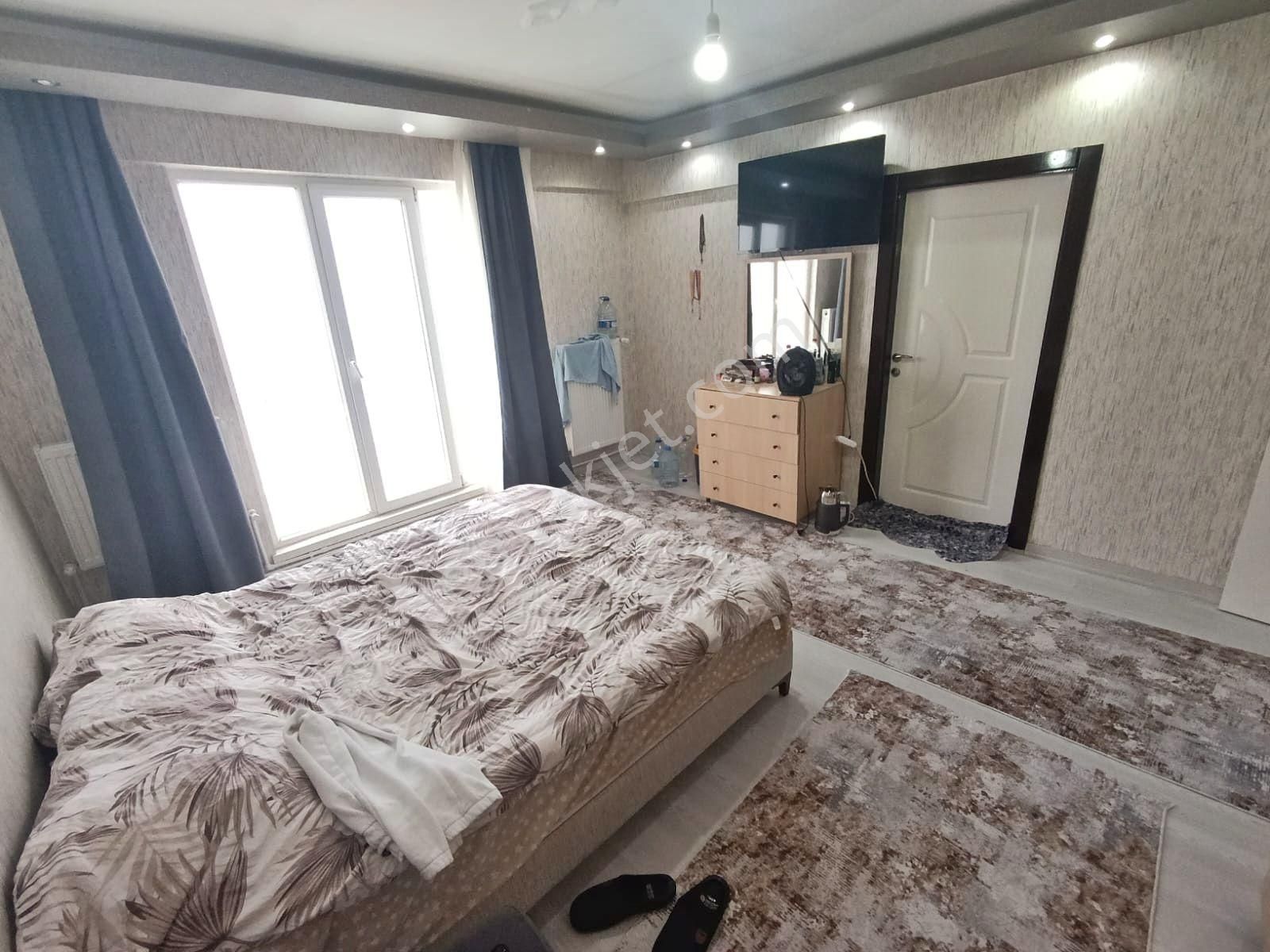 Tek Bloklu Site! 220²15.kat Çift Giriş/3 Balkonlu/kilerli Dublex - Görsel 13