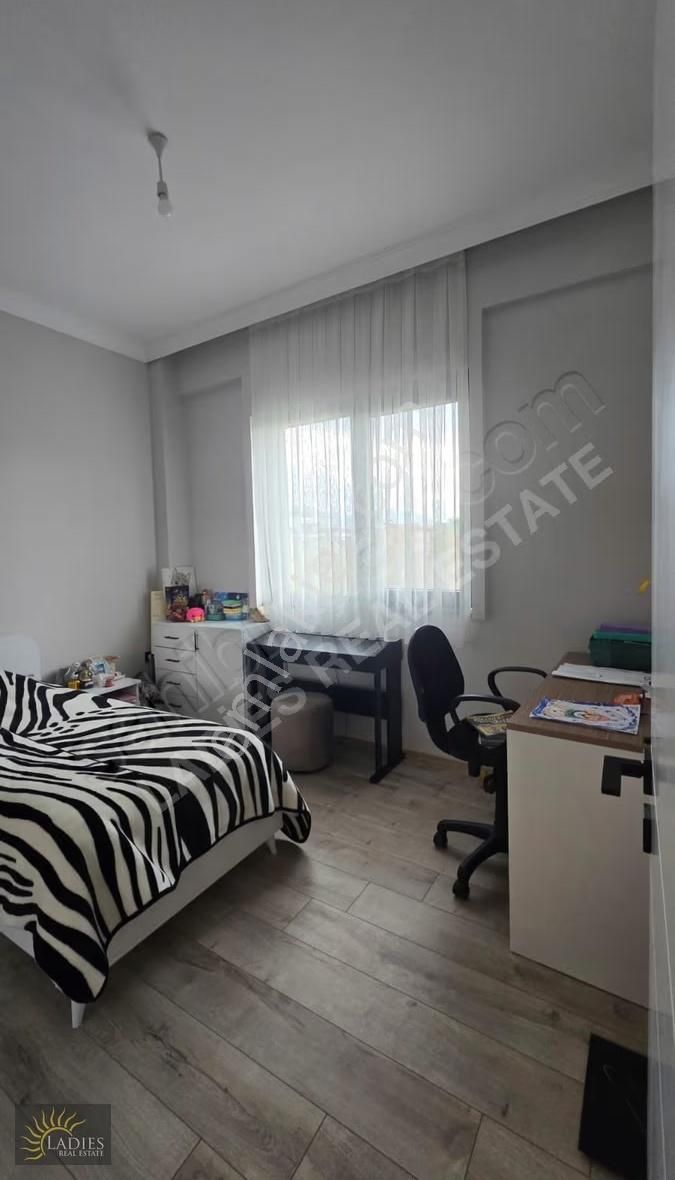 Ladies Emlaktan Karaçalı Da Havuzlu Sitede 2+1 Kiralık Villa - Görsel 12