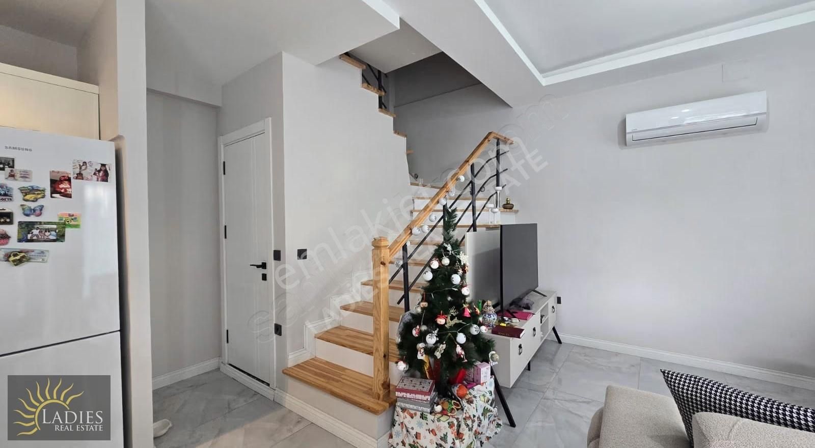 Ladies Emlaktan Karaçalı Da Havuzlu Sitede 2+1 Kiralık Villa - Görsel 24