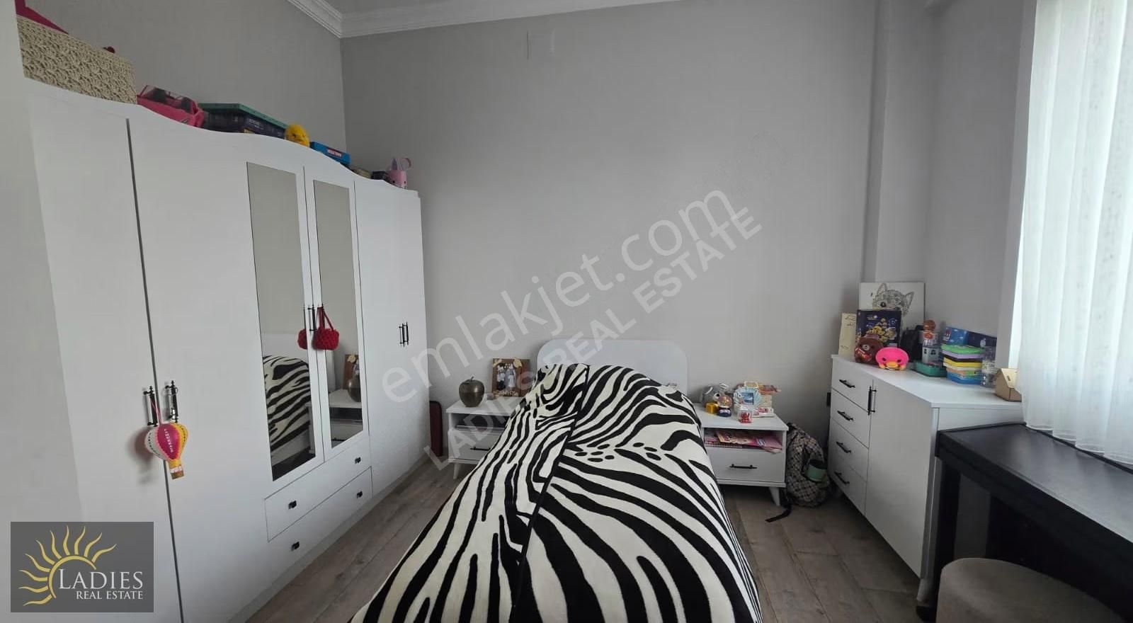 Ladies Emlaktan Karaçalı Da Havuzlu Sitede 2+1 Kiralık Villa - Görsel 15