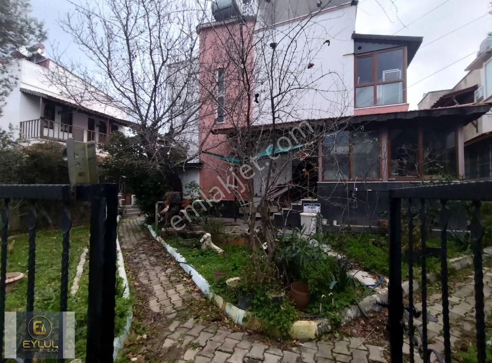 Balıkesir Burhaniye Pelitköy Sahilinde 3+1 Dubleks Villa Satılık