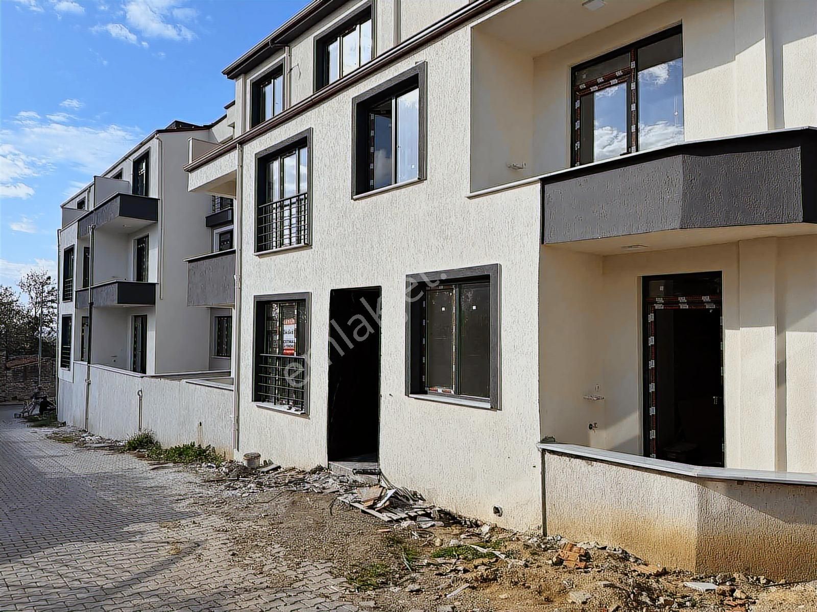 Karaağaçda Geniş Arakat Kısa Sürede Teslim 1+1 Ferah Daire - Görsel 9
