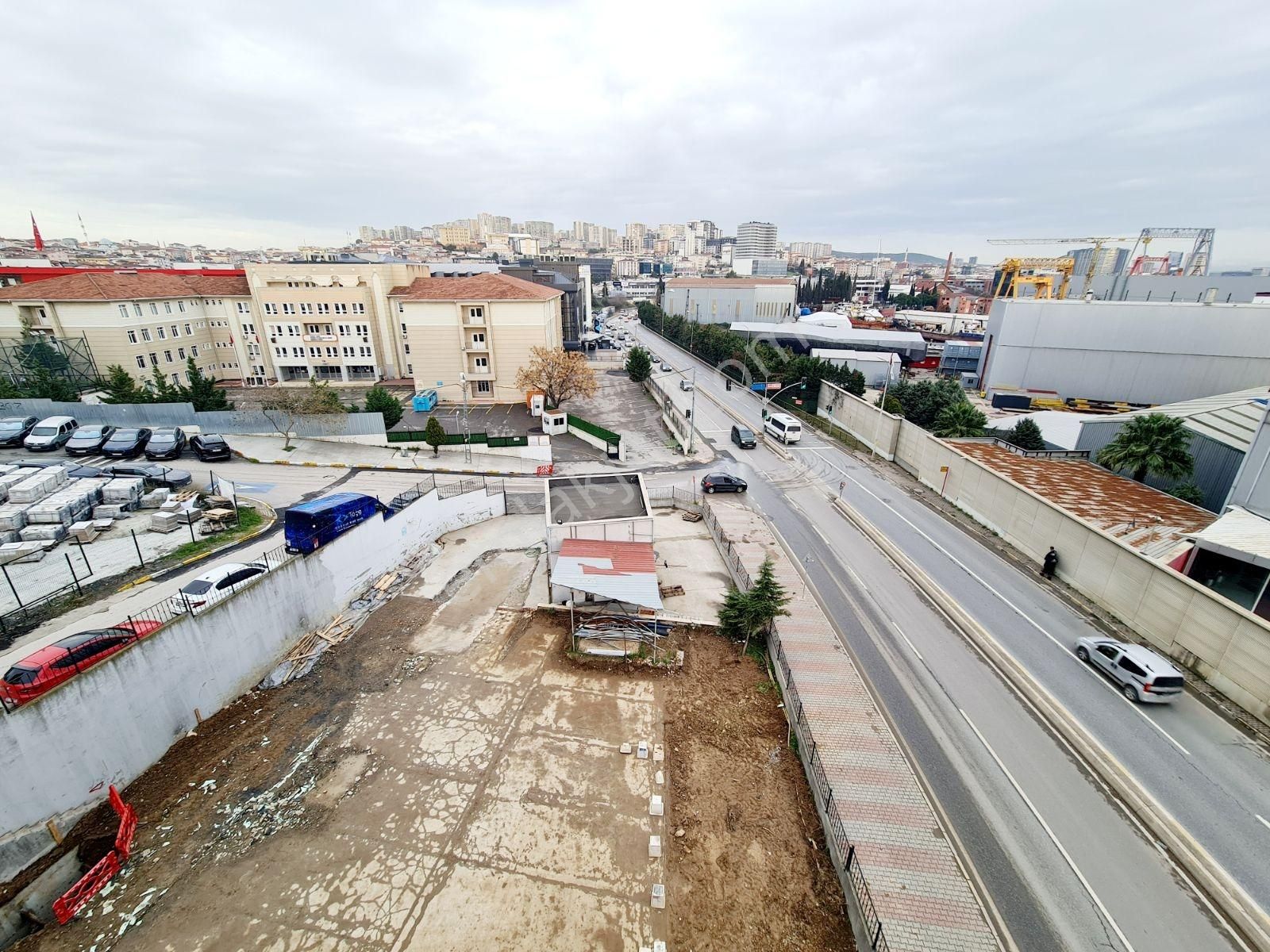 Tuzla Tersane Yanı Ve Marmaraya 200m.mesafede Depo&üretim#remax