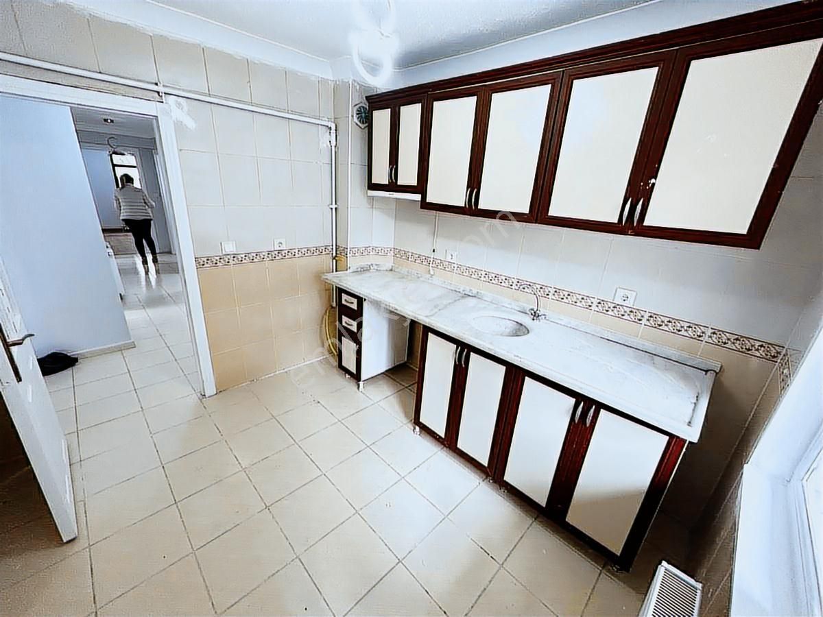 Sincan Pınarbaşı Mah'de 3+1 Salon Bağımsız 10 Yıllık Daire - Görsel 9