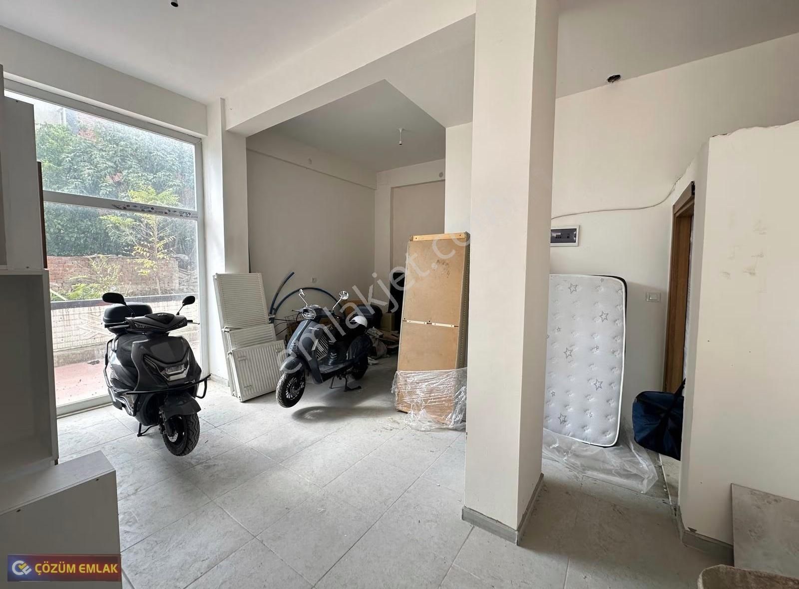 Çözüm Emlak'tan Belediye Binasına Cepheli Satılık Dükkan - Görsel 6