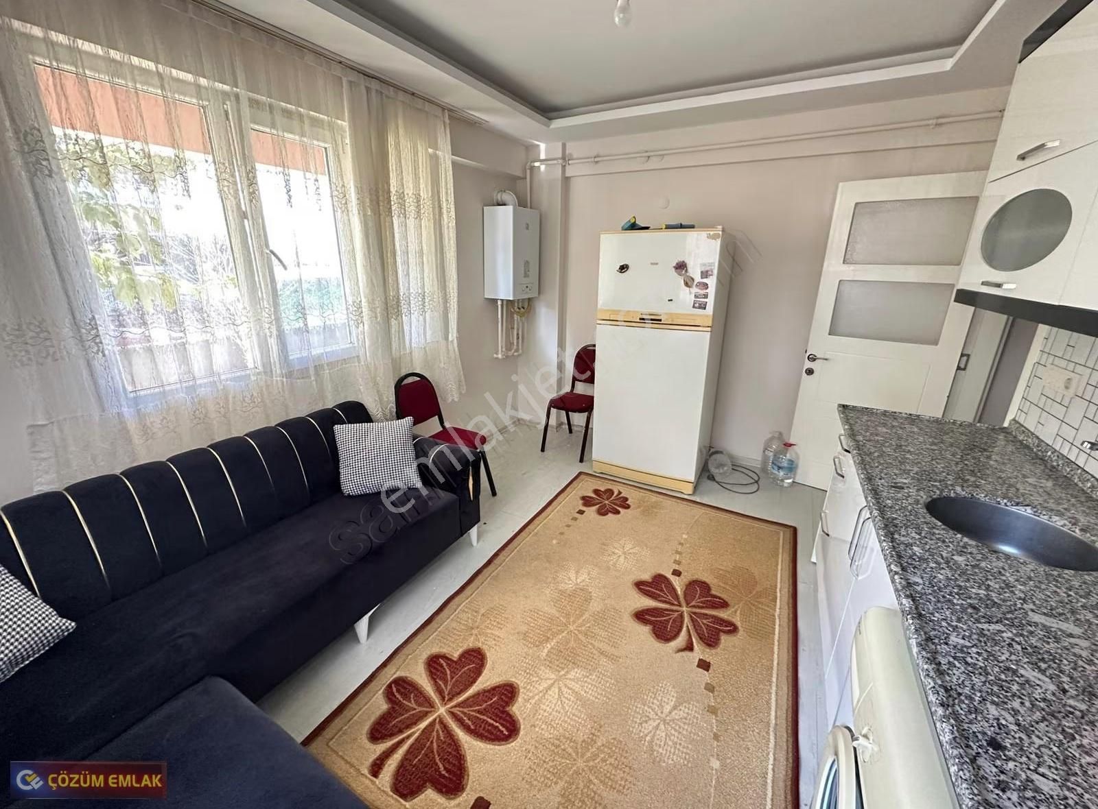 Çözüm Emlak'tan İstasyon Bölgesi'nde 1+1 Eşyalı Satılık Daire - Görsel 3