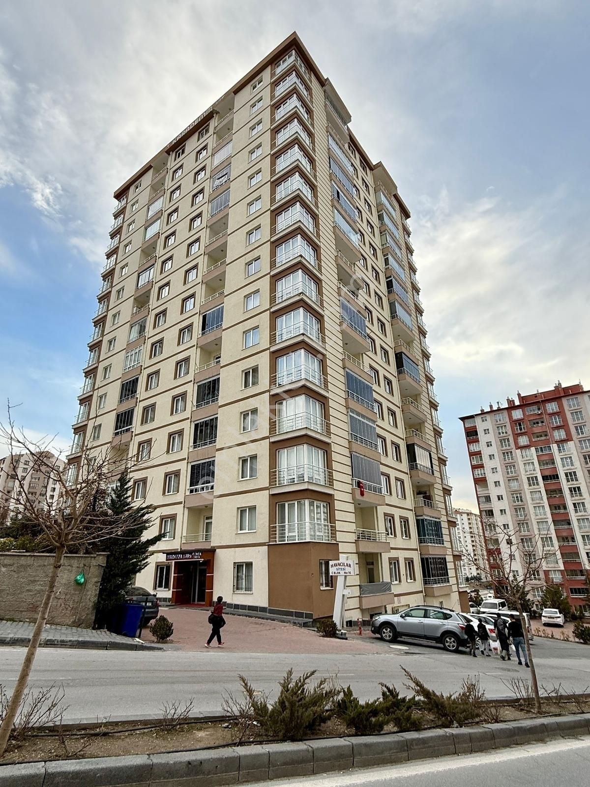 Kiralık..! Talas Karasu Caddesi Tramvay Yakını 3+1 Daıre