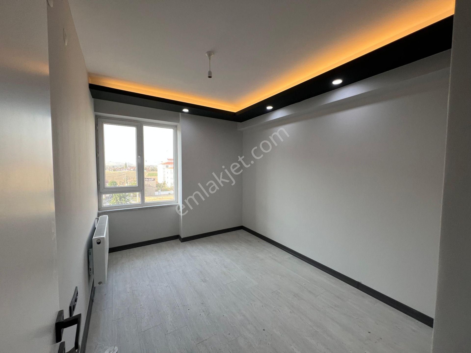 🎇🏡 Geniş Kullanımlı Satılık 3+1 Daire! • 130 M2 • 3. Kat • Kapalı Cam Balkonlu 🌞🎇 (d267) - Görsel 9
